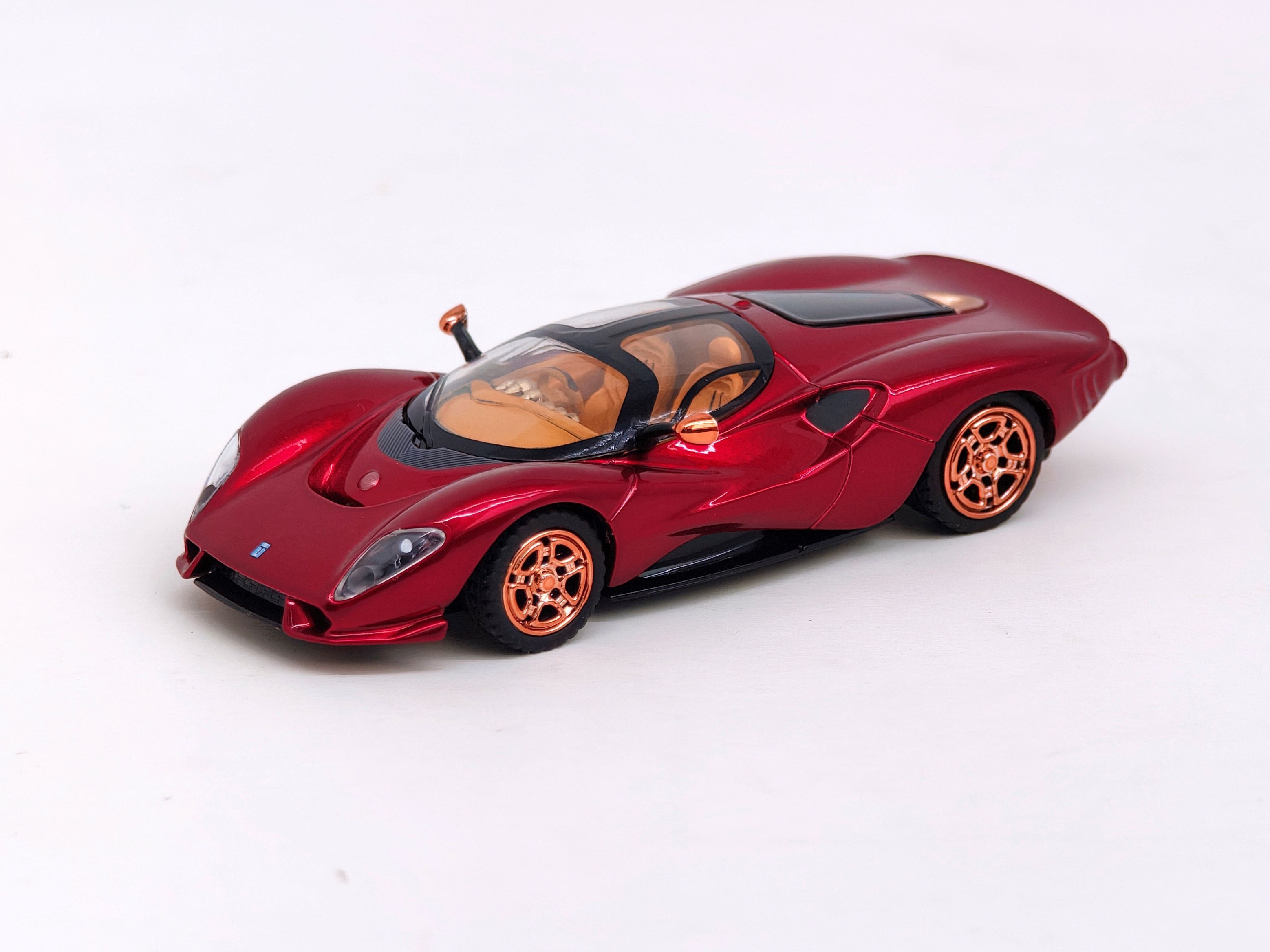 PO-$115 * PEAKO * 1:64 De Tomaso P72 RED METALLIC