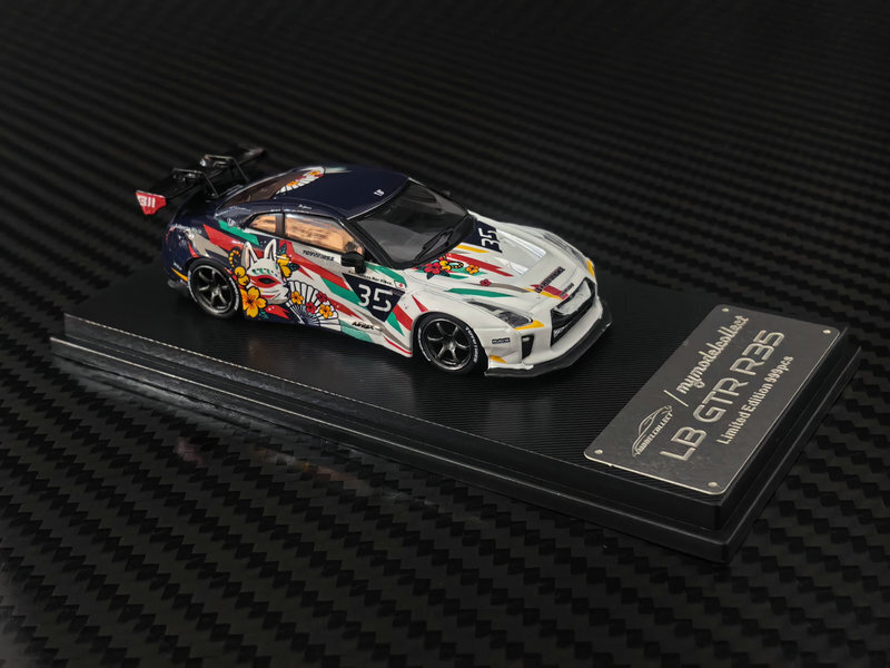 PO-$160 * MODEL COLLECT * 1:64 NISSAN GT-R R35 LB WHITE-BLACK CARTOON LIVERY