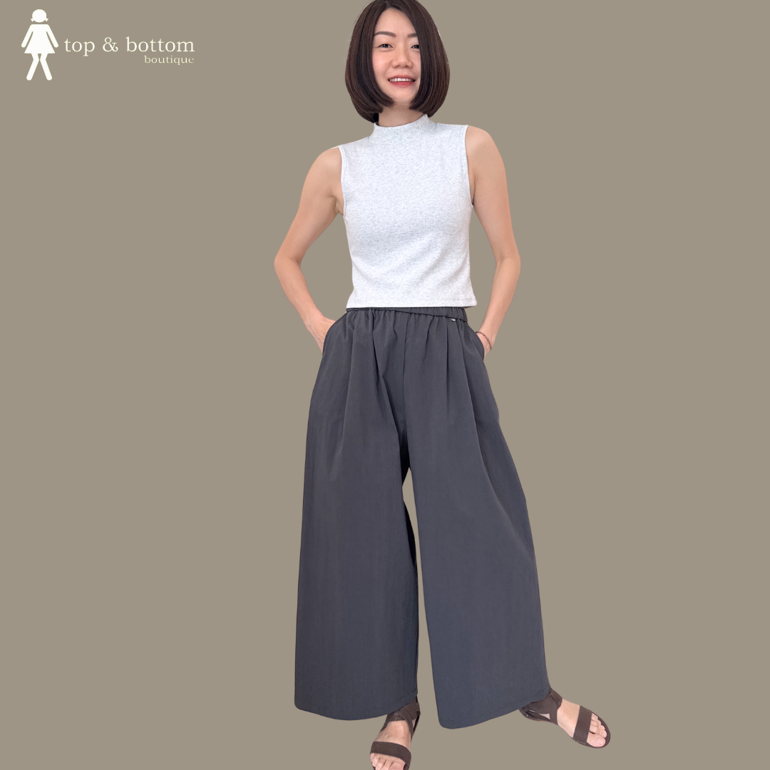 SLEEVELESS HIGH NECK CROP TOP
