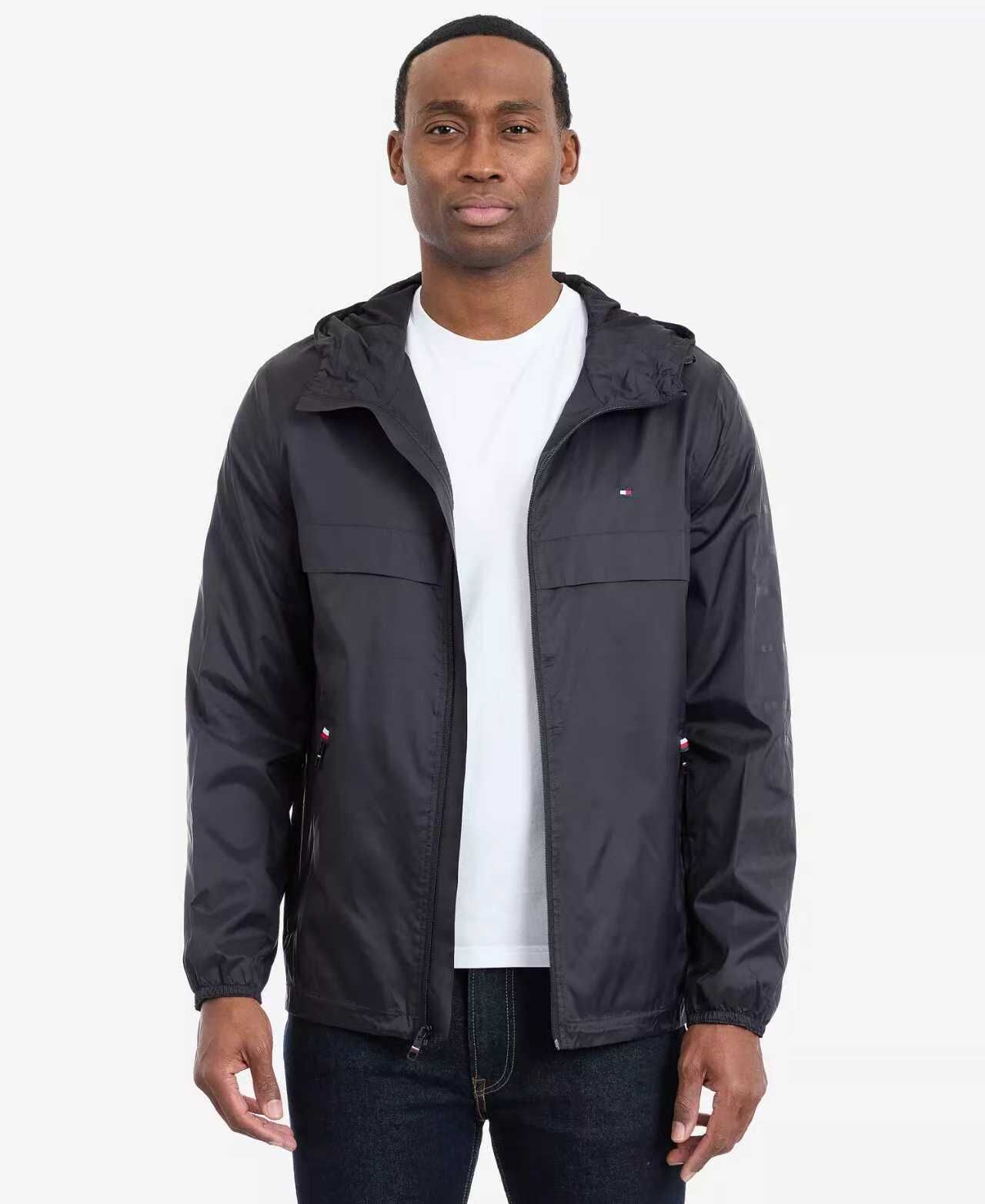 【預購】TOMMY HILFIGER H060624 男裝連帽拉鏈風衣（黑色）