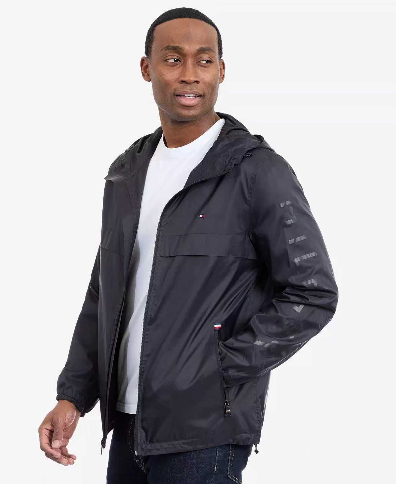 【預購】TOMMY HILFIGER H060624 男裝連帽拉鏈風衣（黑色）