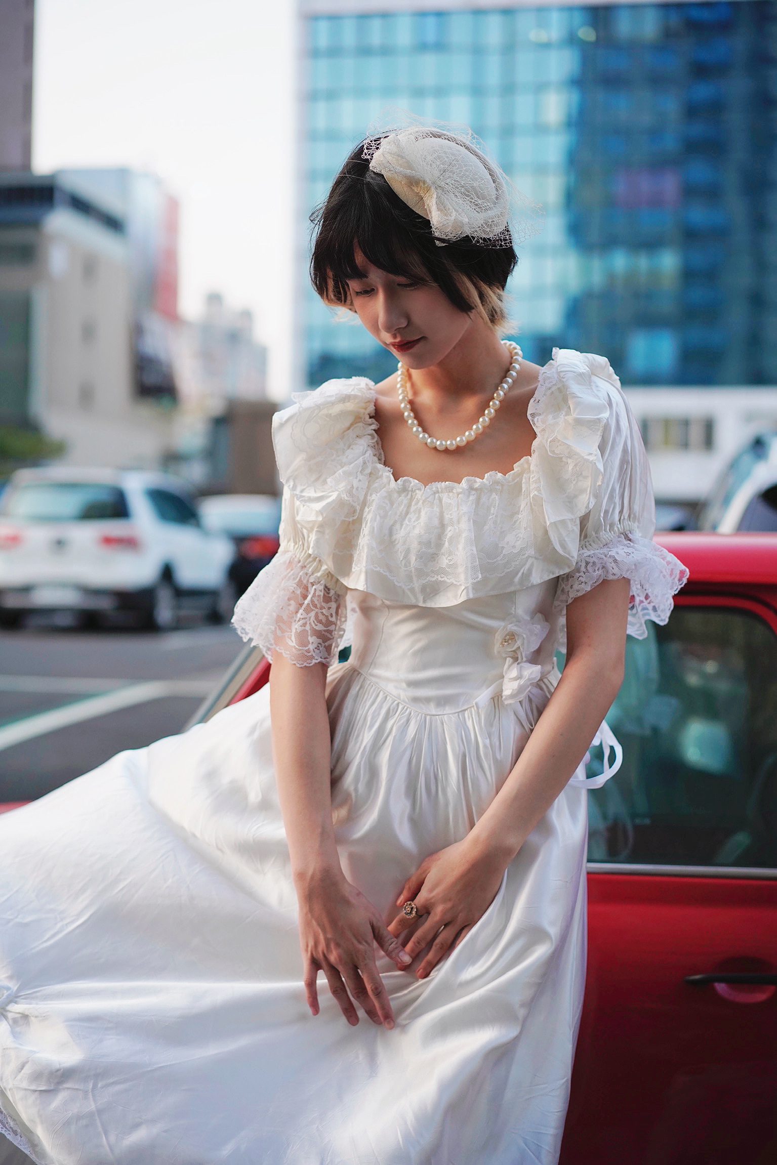 1980s Bridalure Wedding Dress / 80 年代 荷葉蕾絲緞面拖襬婚紗