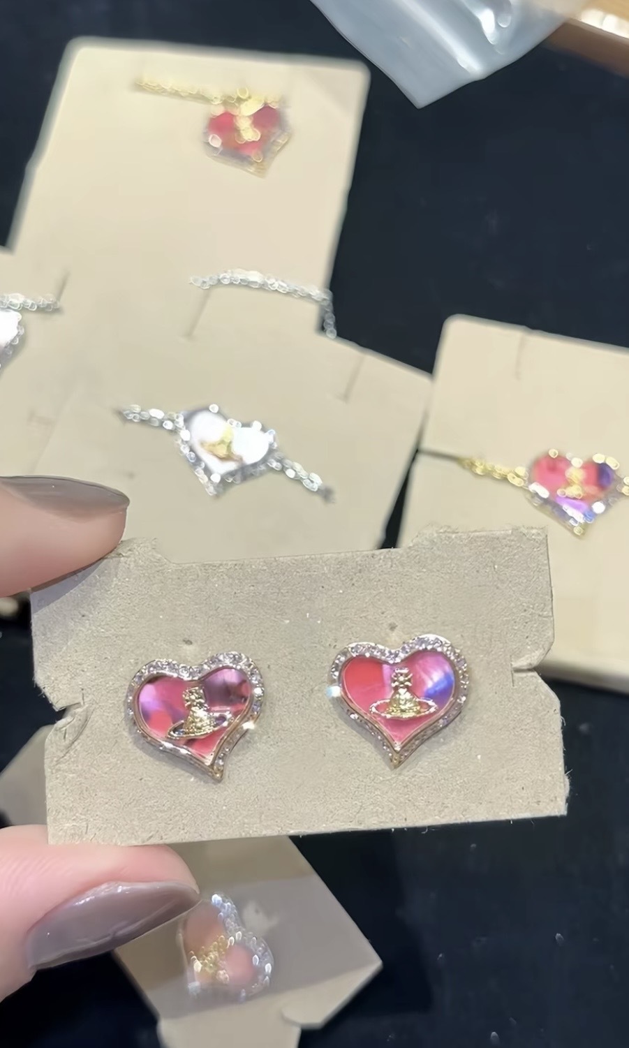 Vivienne Westwood 粉色愛心耳環