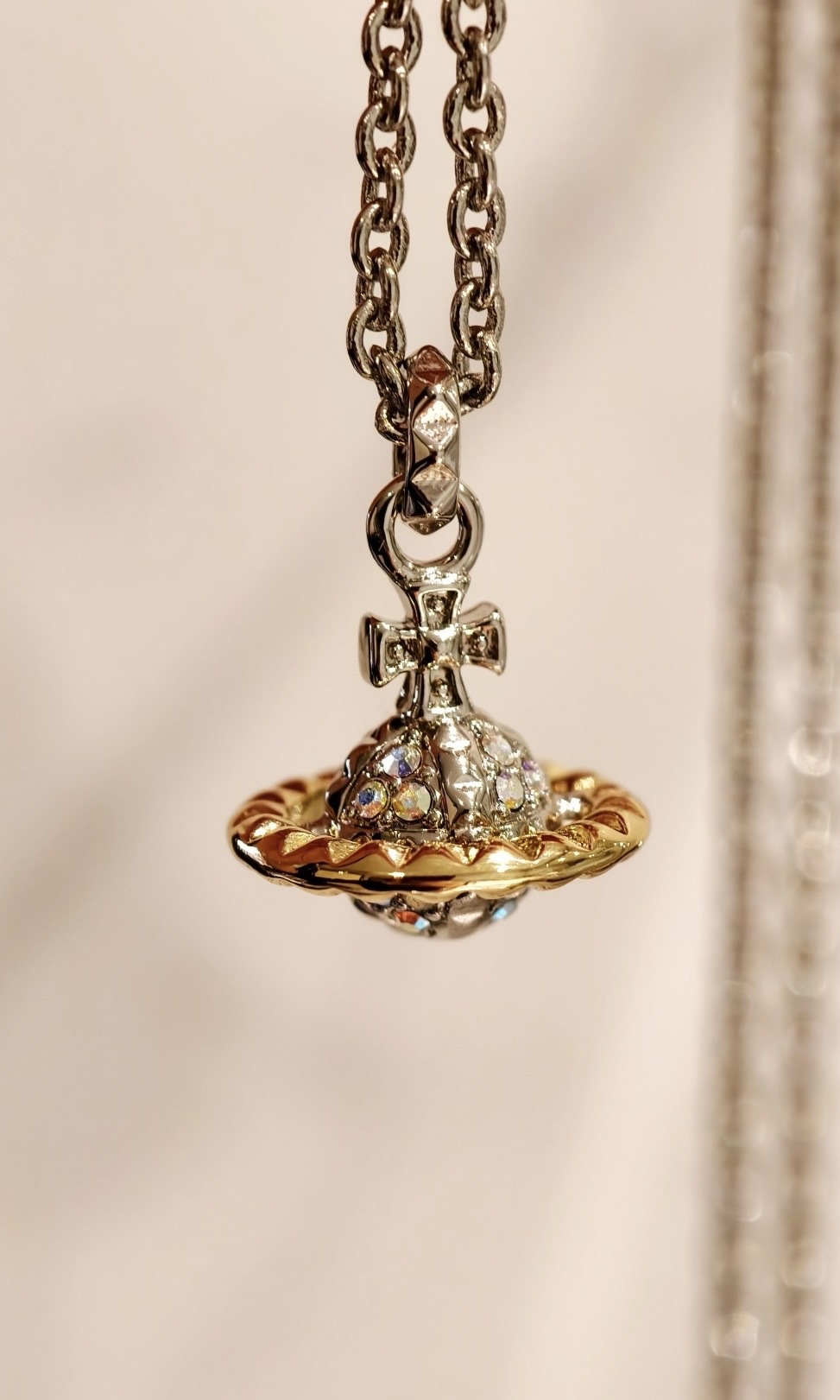 Vivienne Westwood Mayfair 系列玫瑰金小號 Necklace