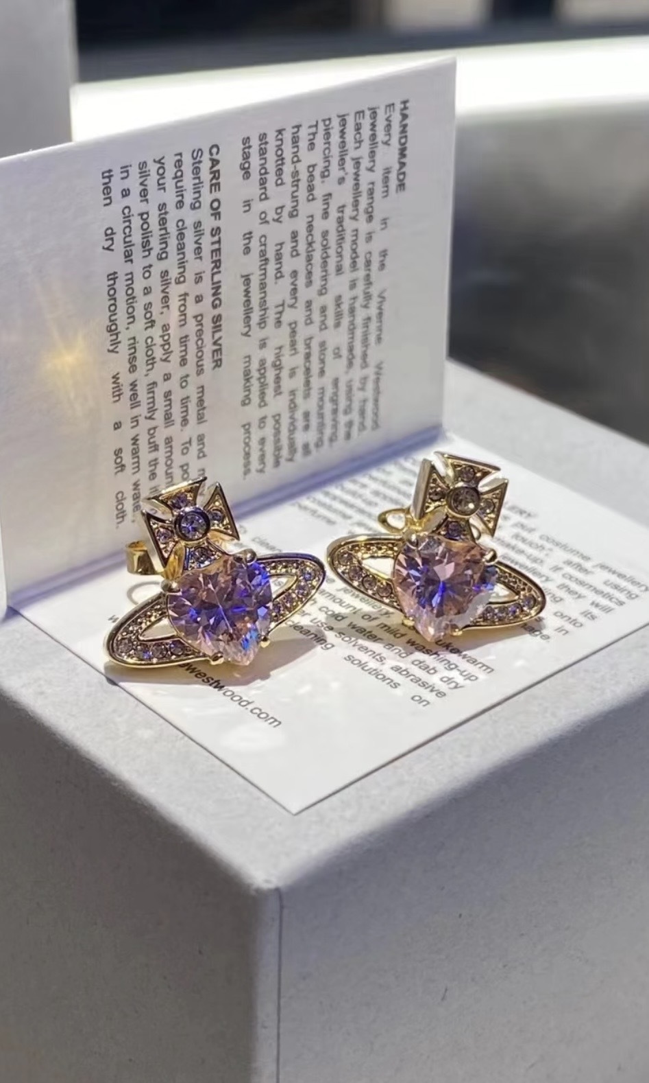 Vivienne Westwood 粉色彩鑽耳釘