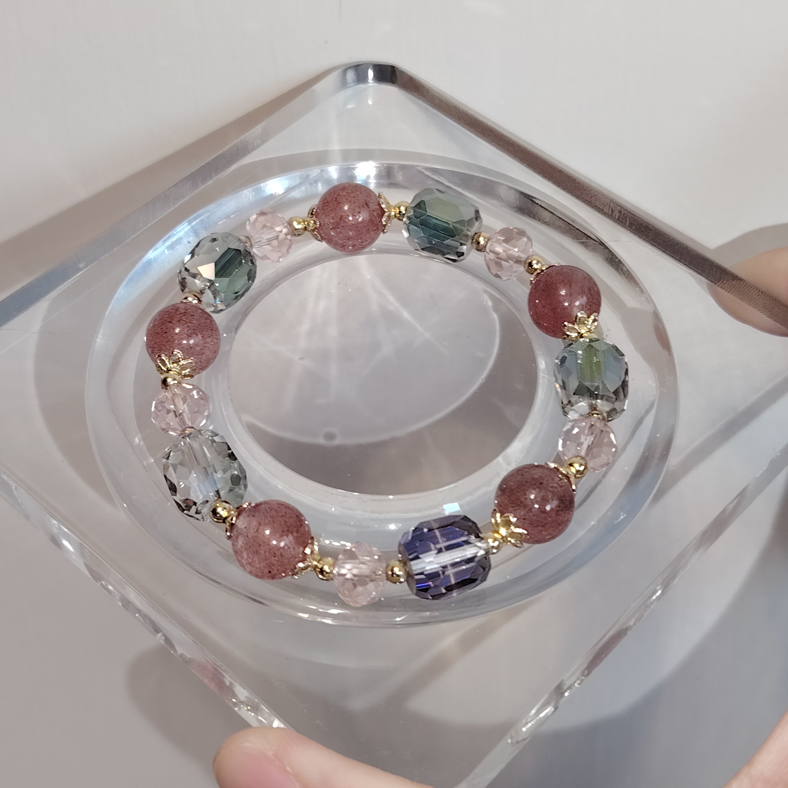 🔮AuraCrystal水晶🔮 紅草莓圓珠莓光影夢手串 #M24
