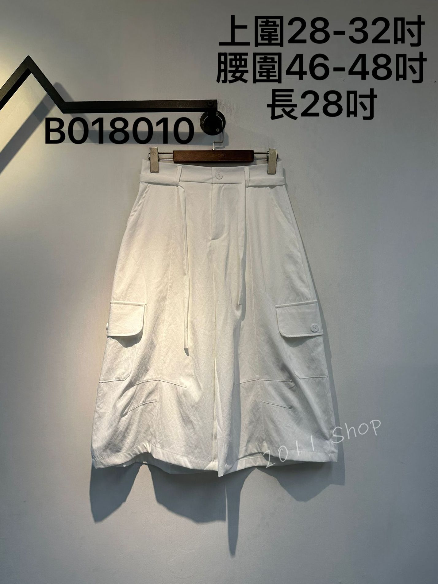半橡筋腰扯布料寬鬆工裝七分褲  上圍28-32吋 腰圍46-48吋 長28吋  B018010