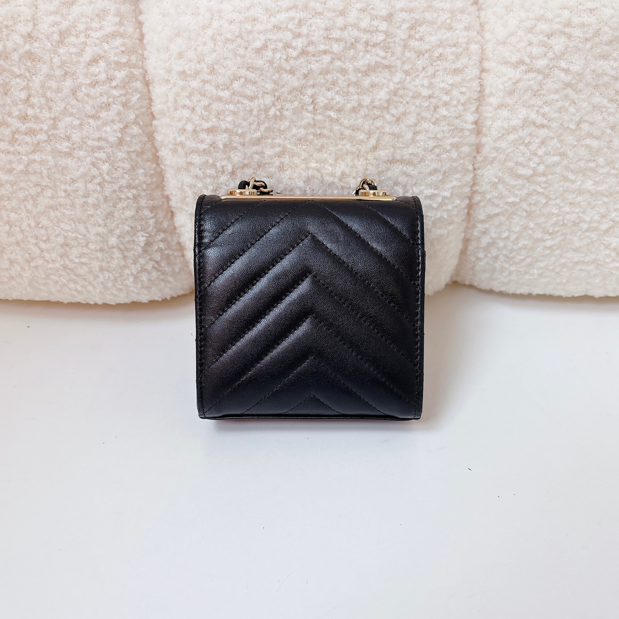 CHANEL Trendy CC Clutch with Chain - Black / GHW