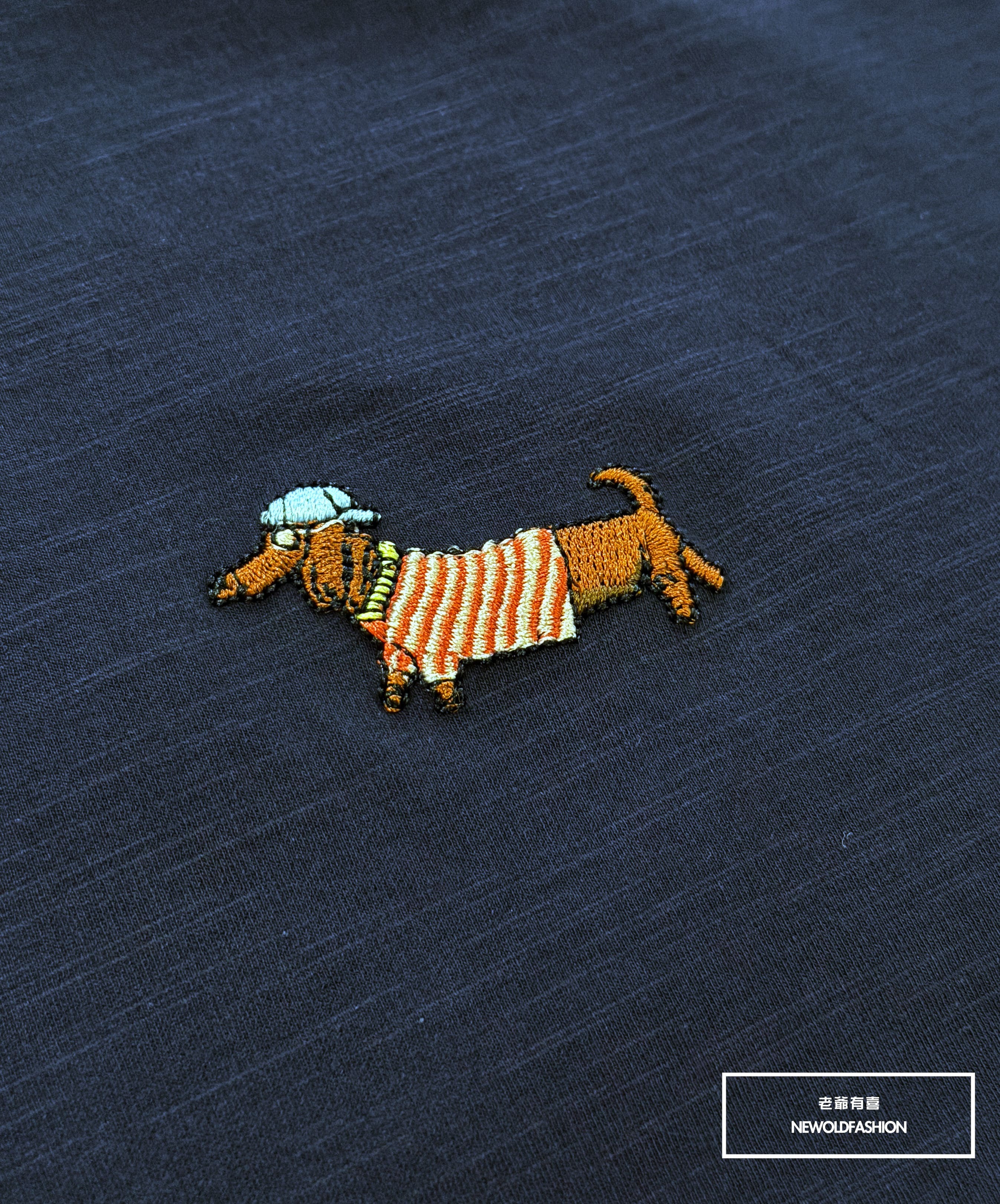 『新品上市』重磅漫步小狗刺繡短T(NOF2605582698)-深藍