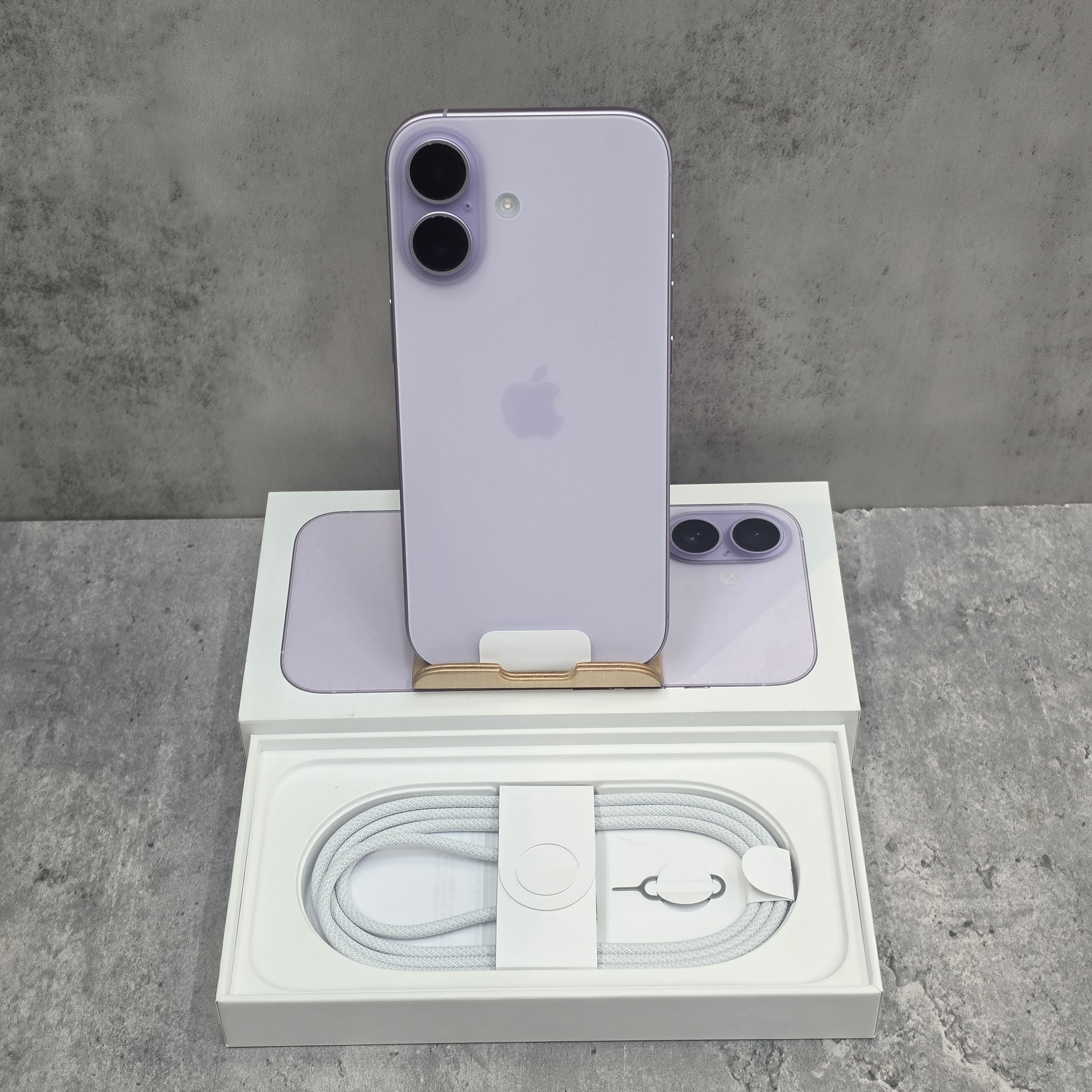 【二手】iPhone 17 256G 薰衣草紫色  僅拆封開通未使用（原廠保固至 2027/06/05）