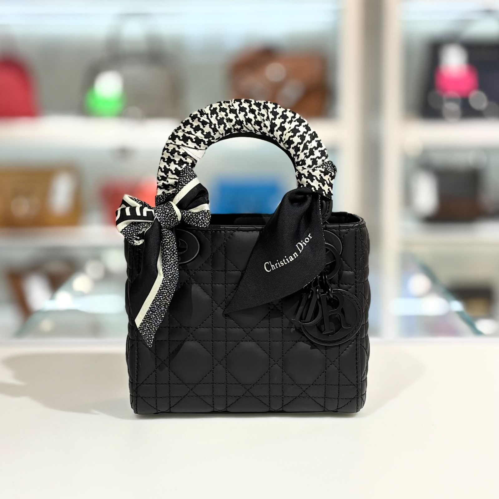 全新LADY DIOR SO BLACK 三格黑色啞光小牛皮小號 #迪奧磨砂黑 M0505SLI_M989 #BRAND NEW #香榭站正品