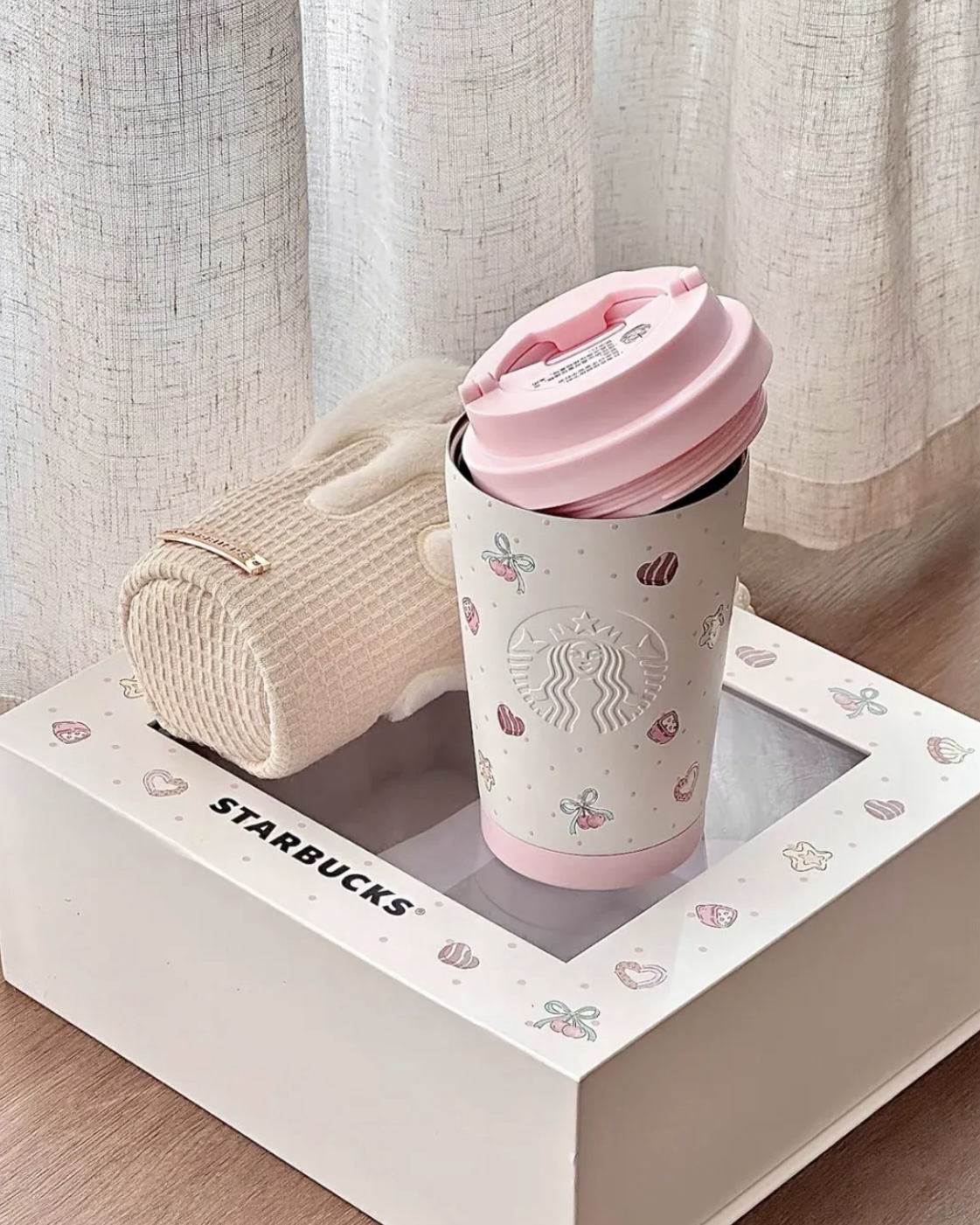 STARBUCKS 星巴克 夏日甜品派對系列 直飲杯禮盒 380ml 附毛絨杯套
