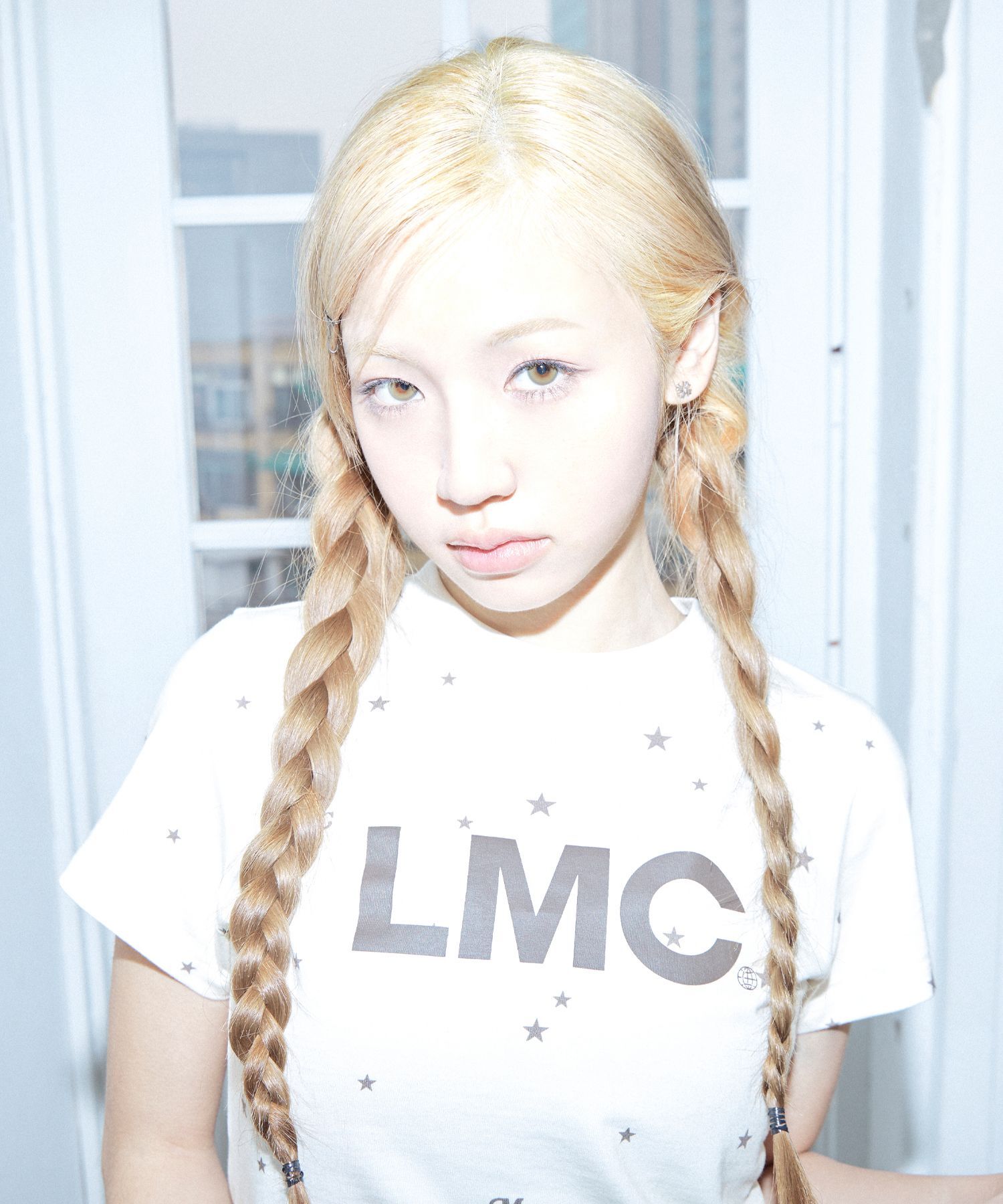 LMC 女款星星 Logo 短版短袖T恤 0LM46CTS802STA