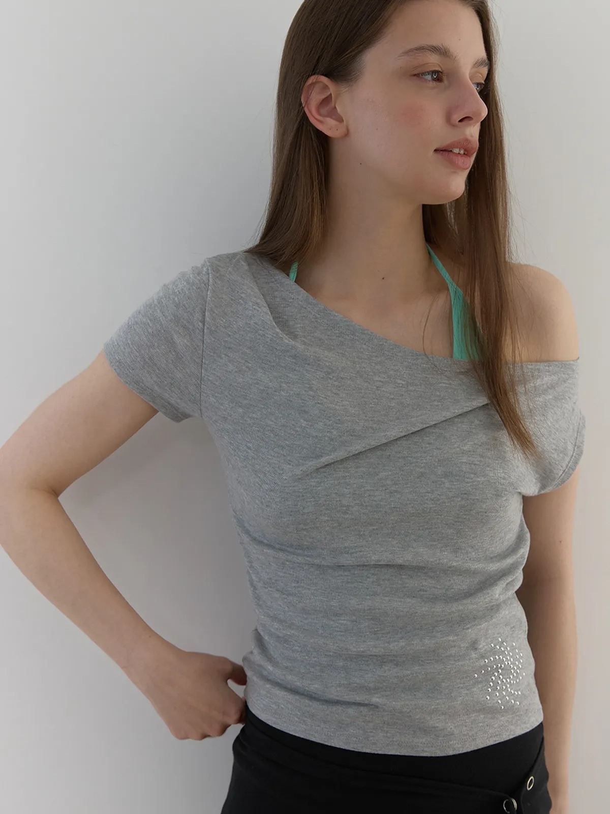 ASURA STUDDED ONE-SHOULDER T