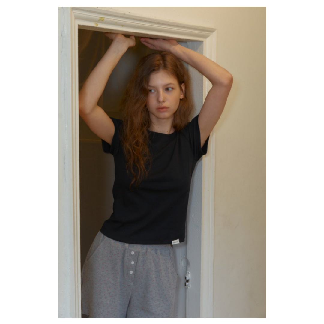 KOR-CCG0607-316 ANC ESSENTIAL ROUND T-SHIRT _BLACK (A17)