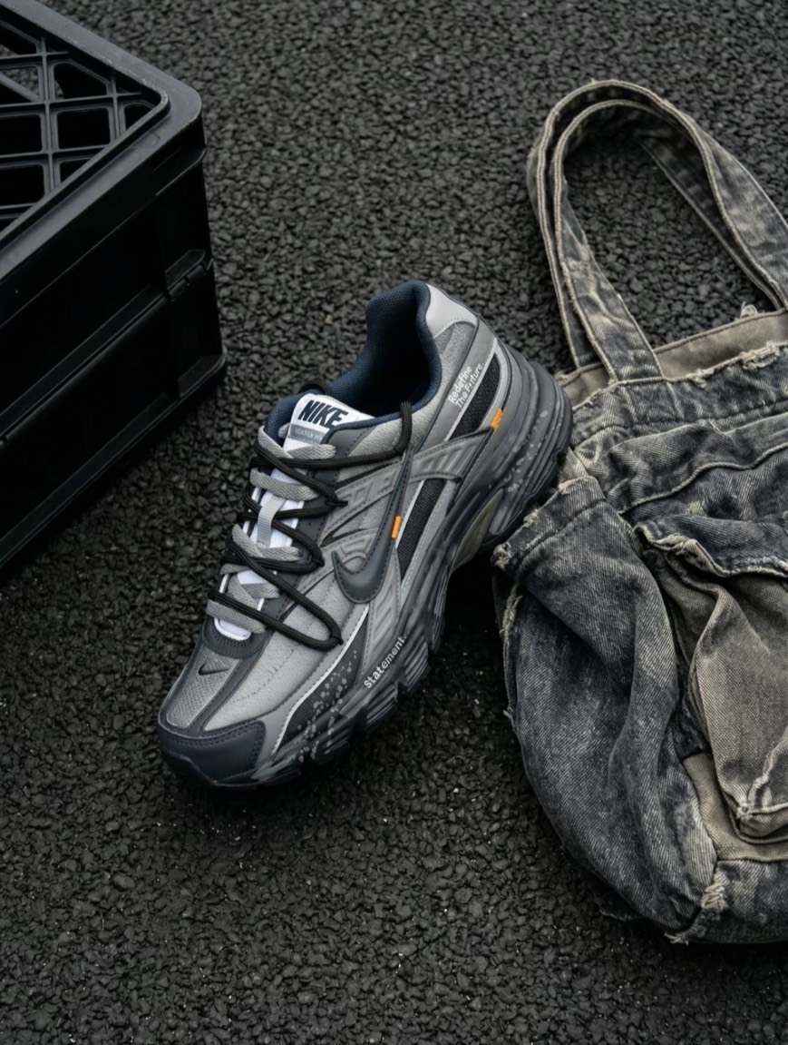【訂製鞋款】Nike Initiator 灰霧行者 黑灰 男款 394055-101(Team1814-灰霧行者)