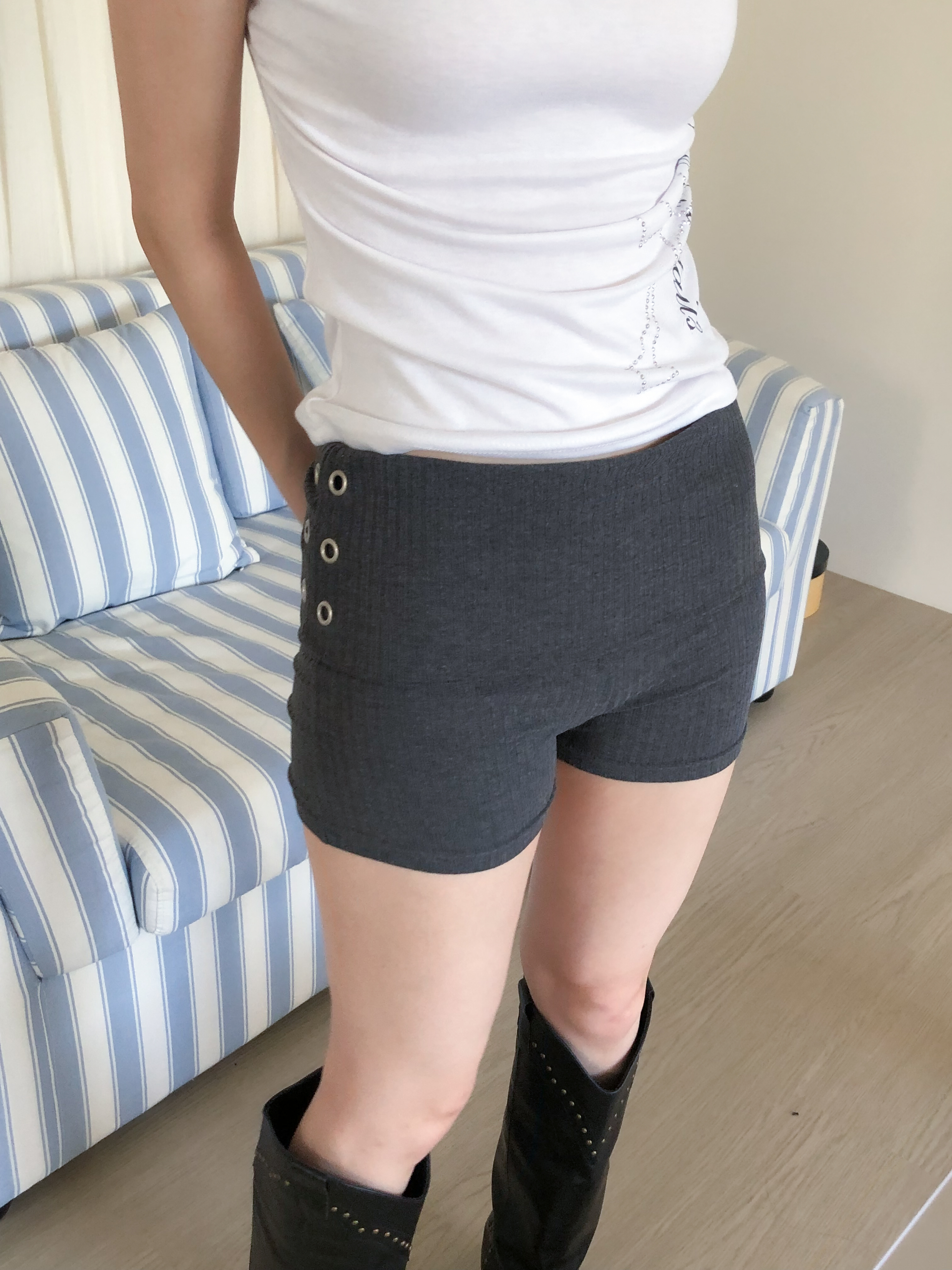 eyelet fold shorts #短褲