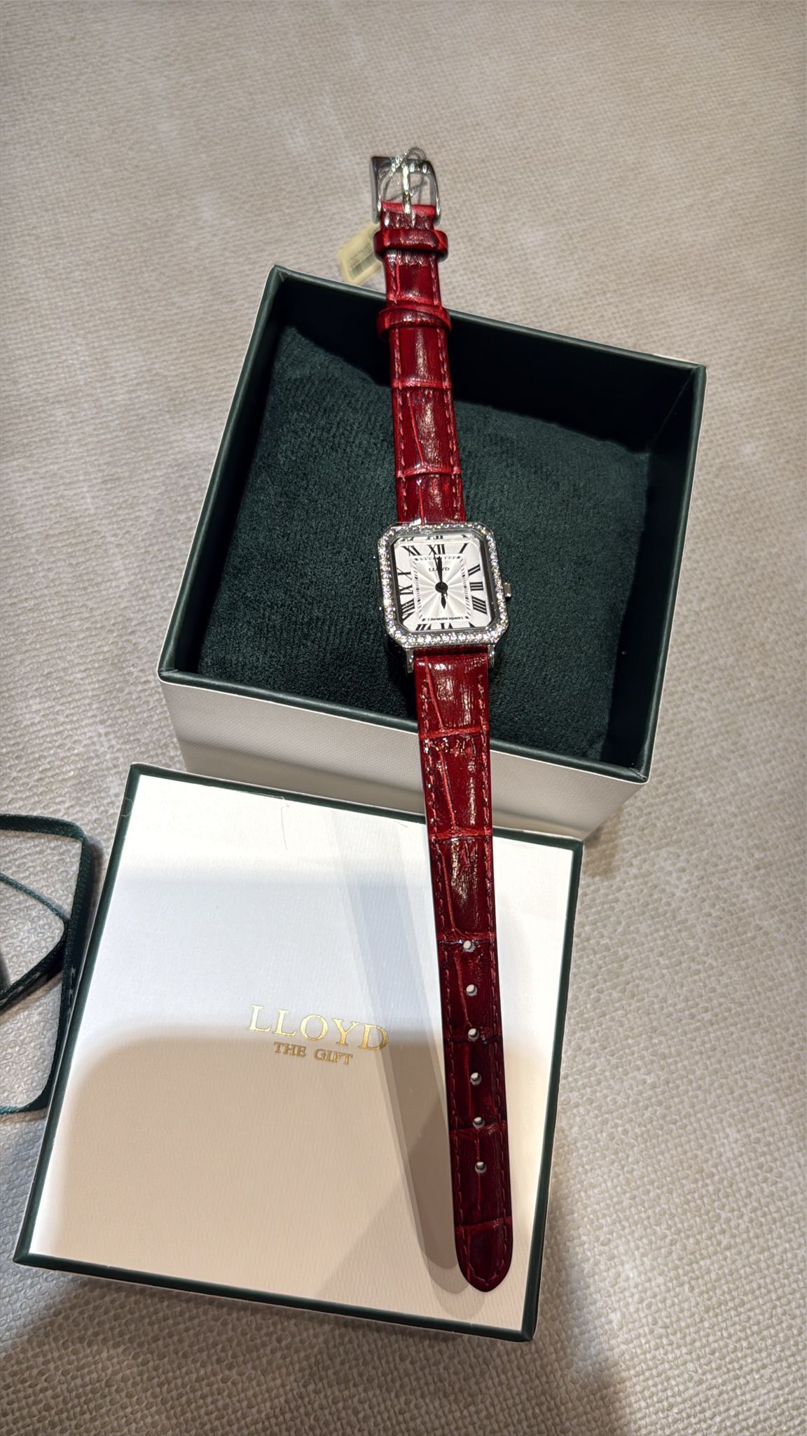 OTH-JJG0607-005 LLOYD 品牌的紅色方形鑲鑽女錶 (B5)