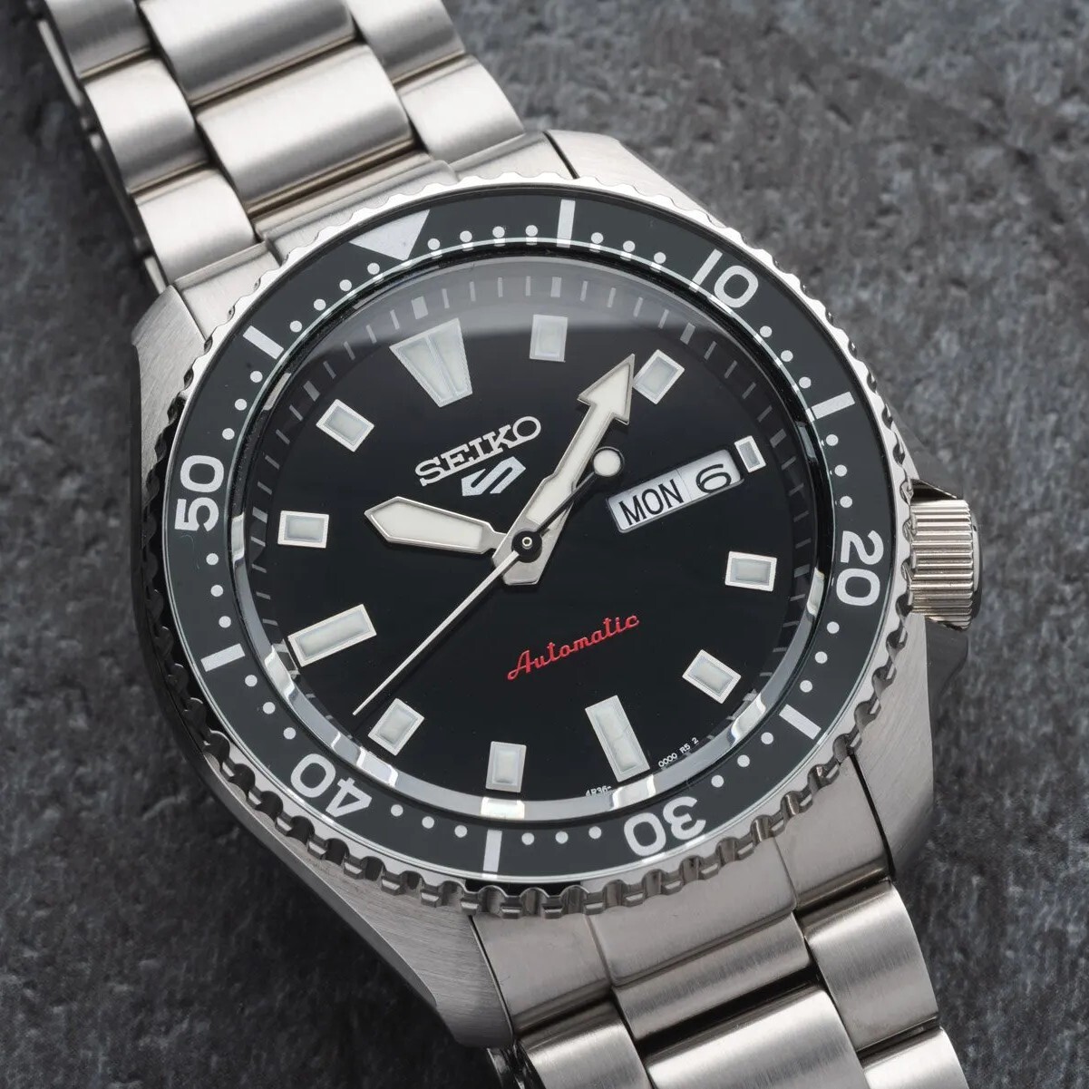 預購款【SEIKO 日本精工】盾牌5 SPORT系列 日期 星期 機械錶 夜光 黑色 SRPL85K1