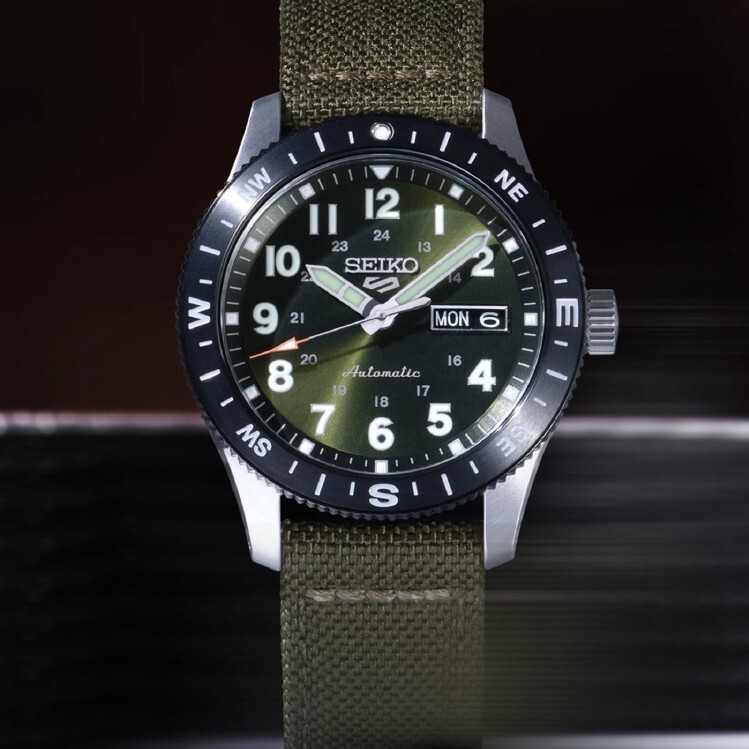 預購款【SEIKO 日本精工】盾牌5 SPORT系列 日期 星期 機械錶 夜光 軍綠色 軍裝風 HDB008