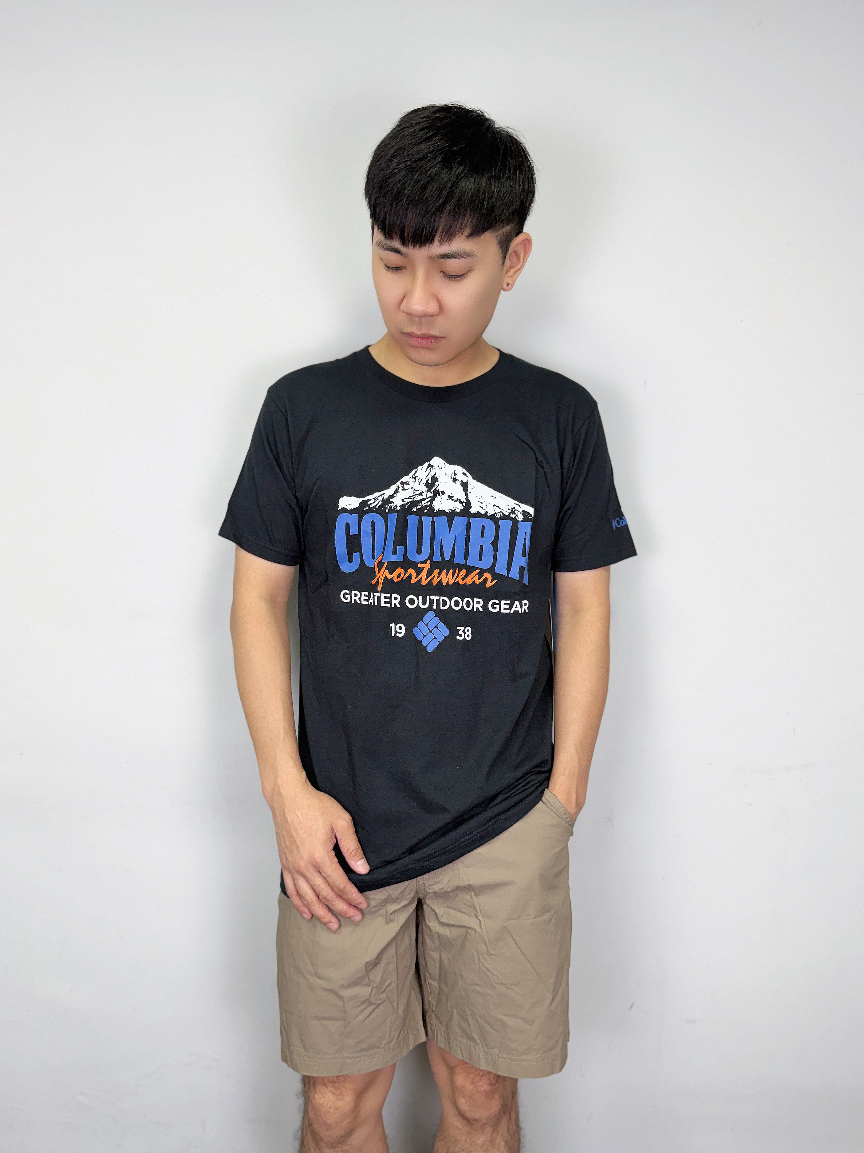 Columbia 哥倫比亞 雪山山脈大字母 短袖上衣 短T