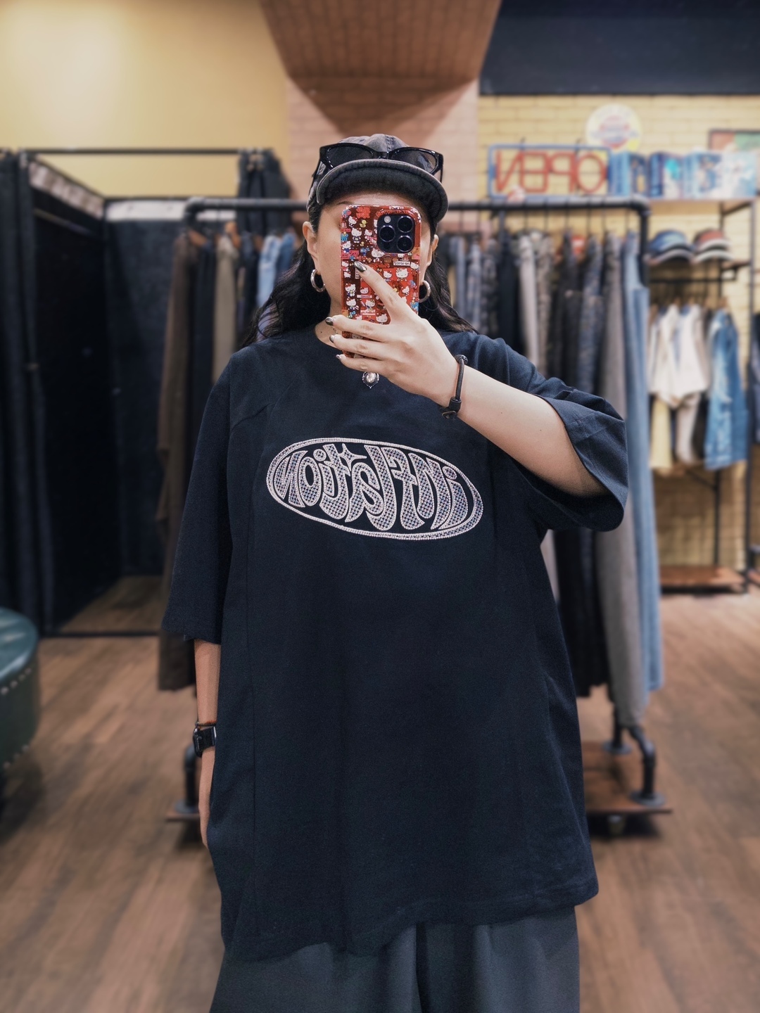 Oval Emblem中空刺繡短TEE