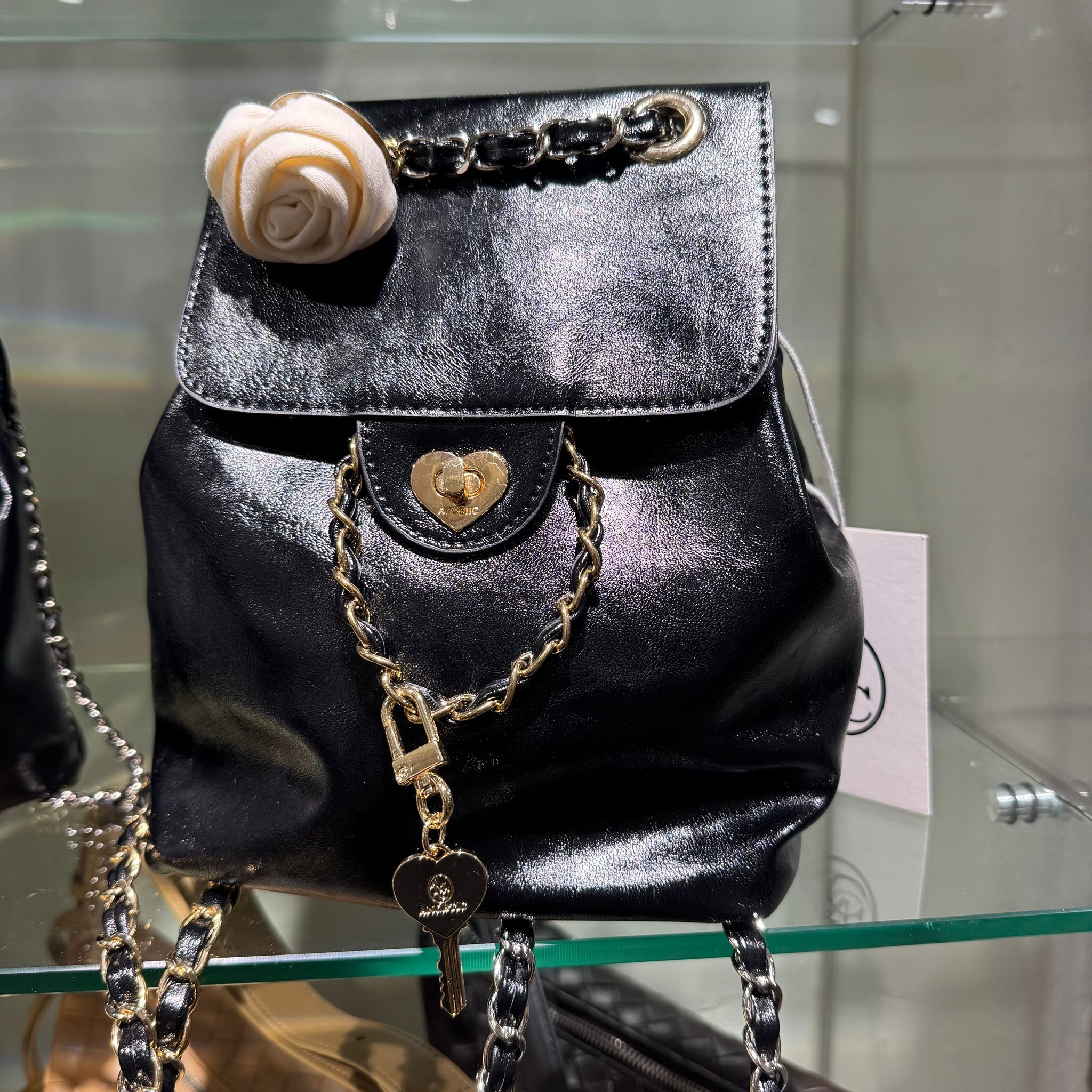 KOR-CCG0607-363 HEART CORSAGE BACKPACK (A64)