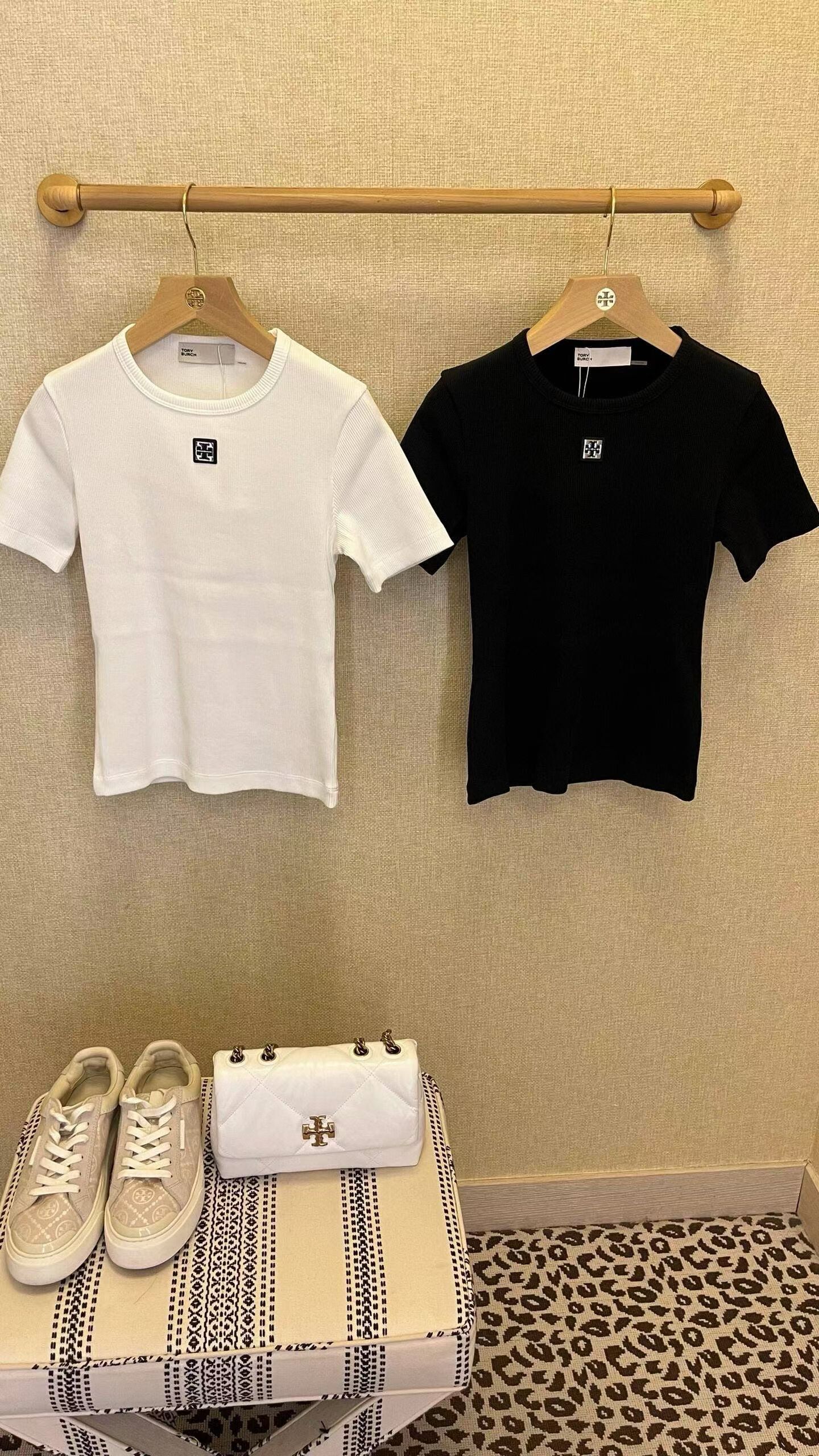 TORY BURCH 五金Logo 短袖Tee