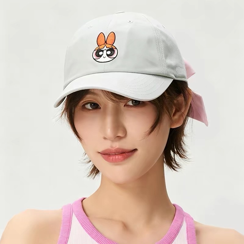 PUMA X THE POWERPUFF GIRLS 飛天小女警 灰 花花 聯名 奚夢瑤同款 蝴蝶結 刺繡 棒球帽 鴨舌帽 老帽【02757701】