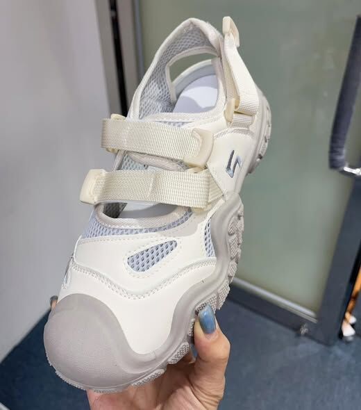 (現貨) 女裝透氣軟底輕便運動鞋