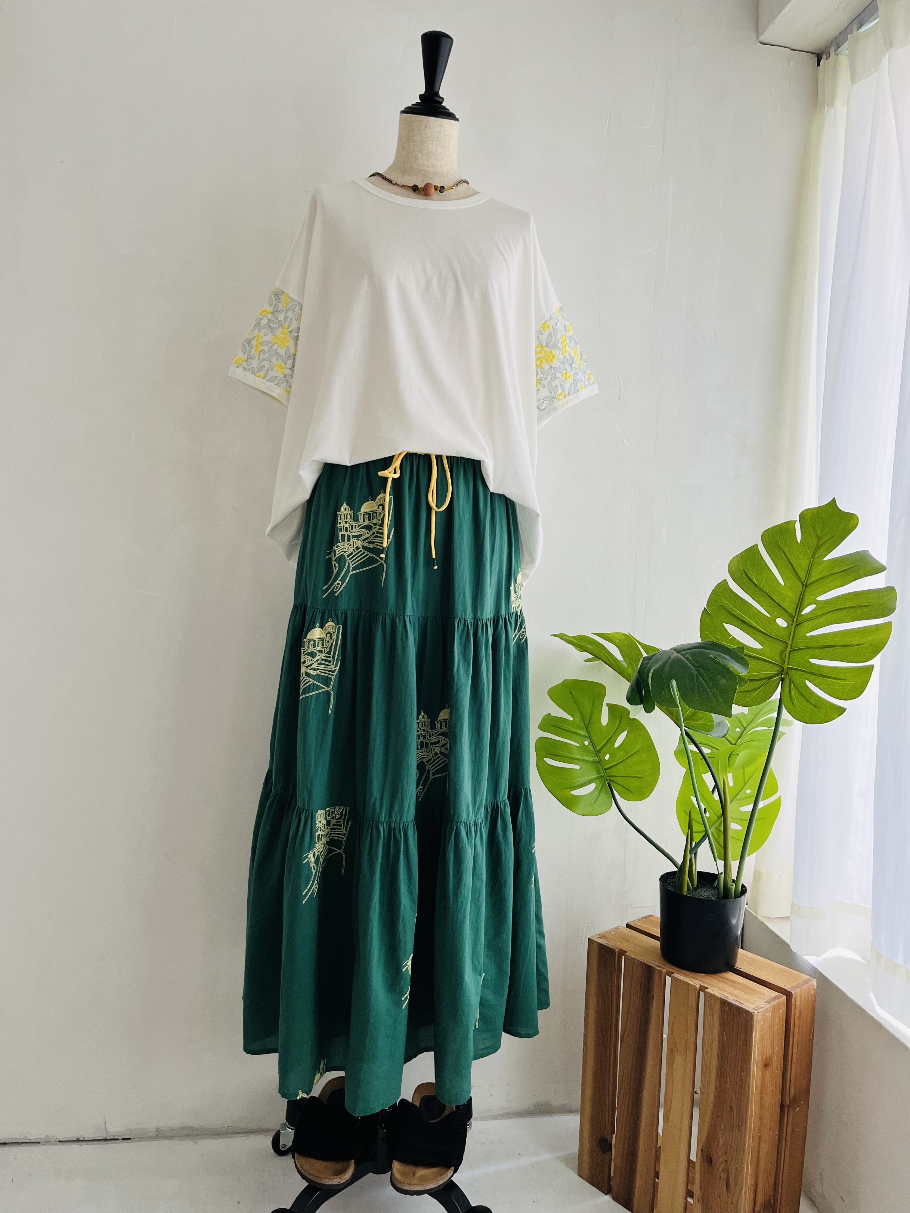 日本製Chloe sister白色刺繡立體花花䄂top