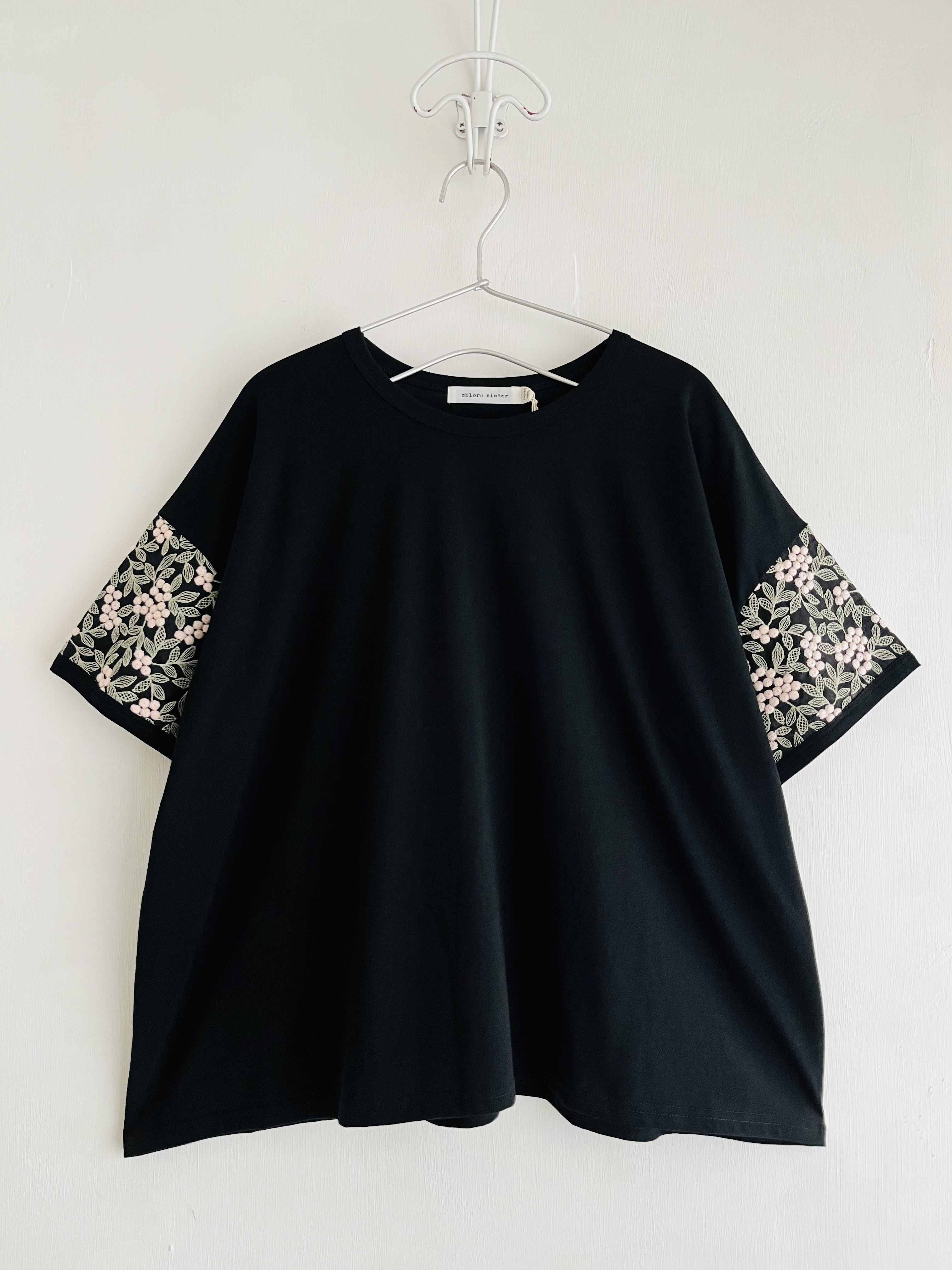 日本製Chloe sister黑色刺繡立體花花䄂top