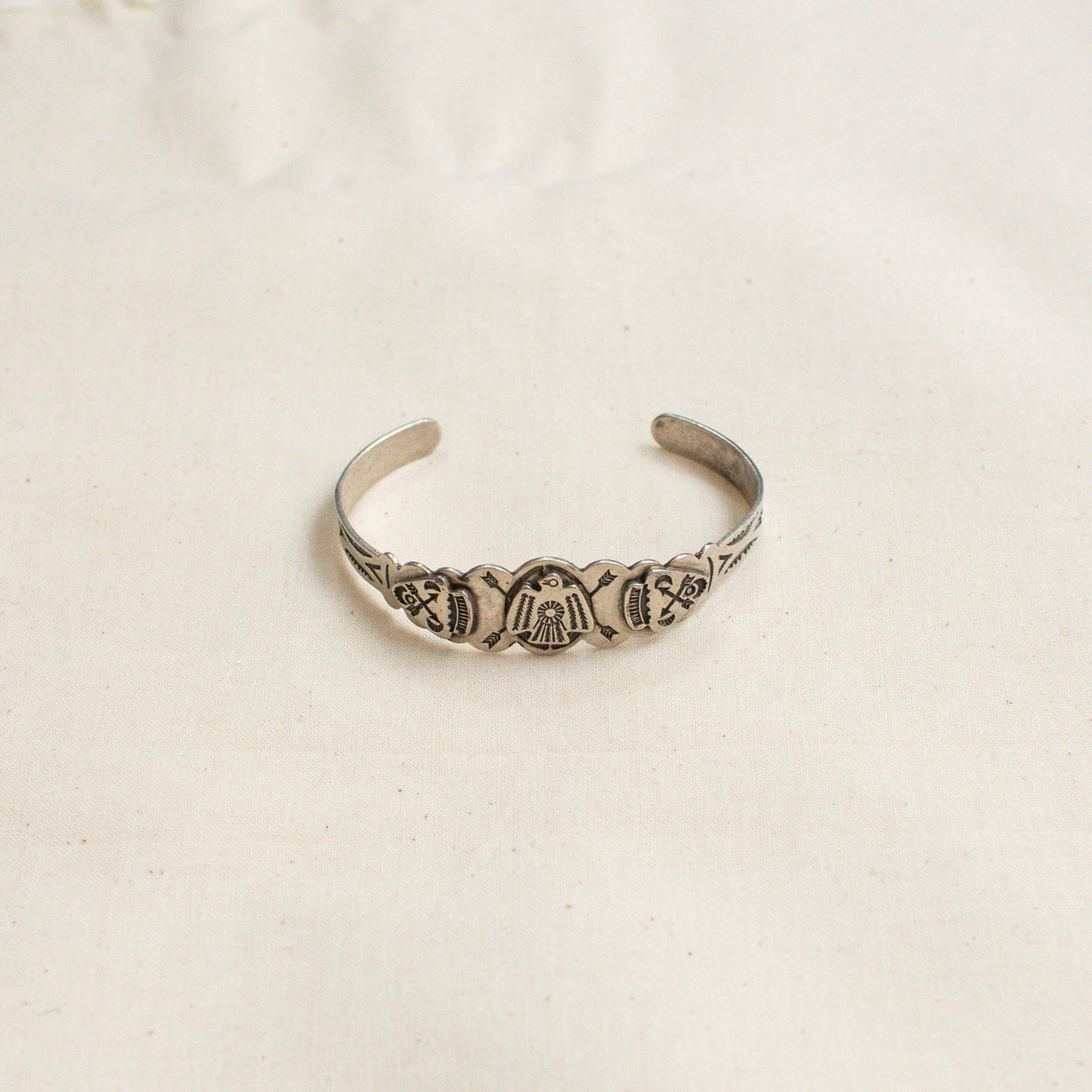 NATIVE AMERICAN NAVAJO SILVER BANGLE 美國 原住民 納瓦霍 純銀 手環