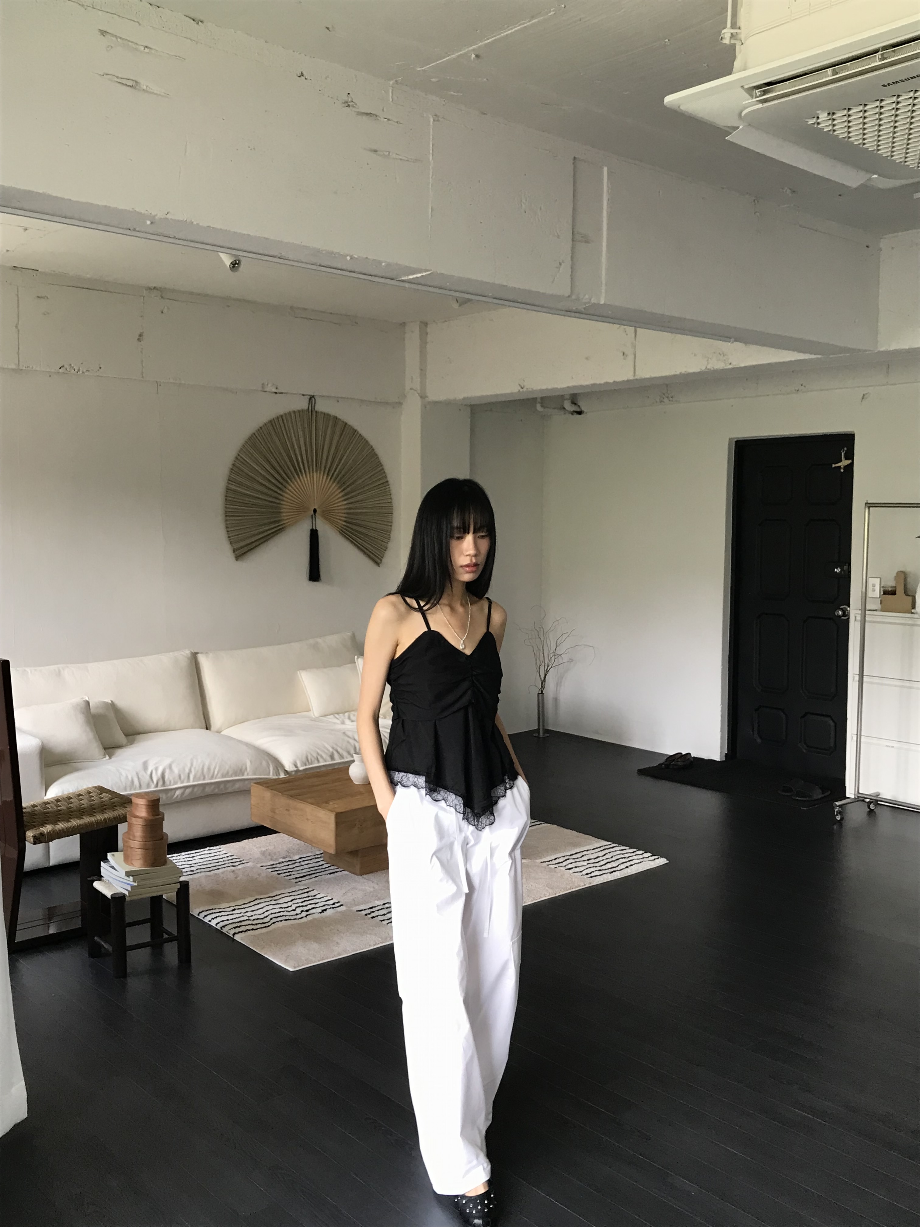 推薦!美胸下襬蕾絲背心(黑/白)