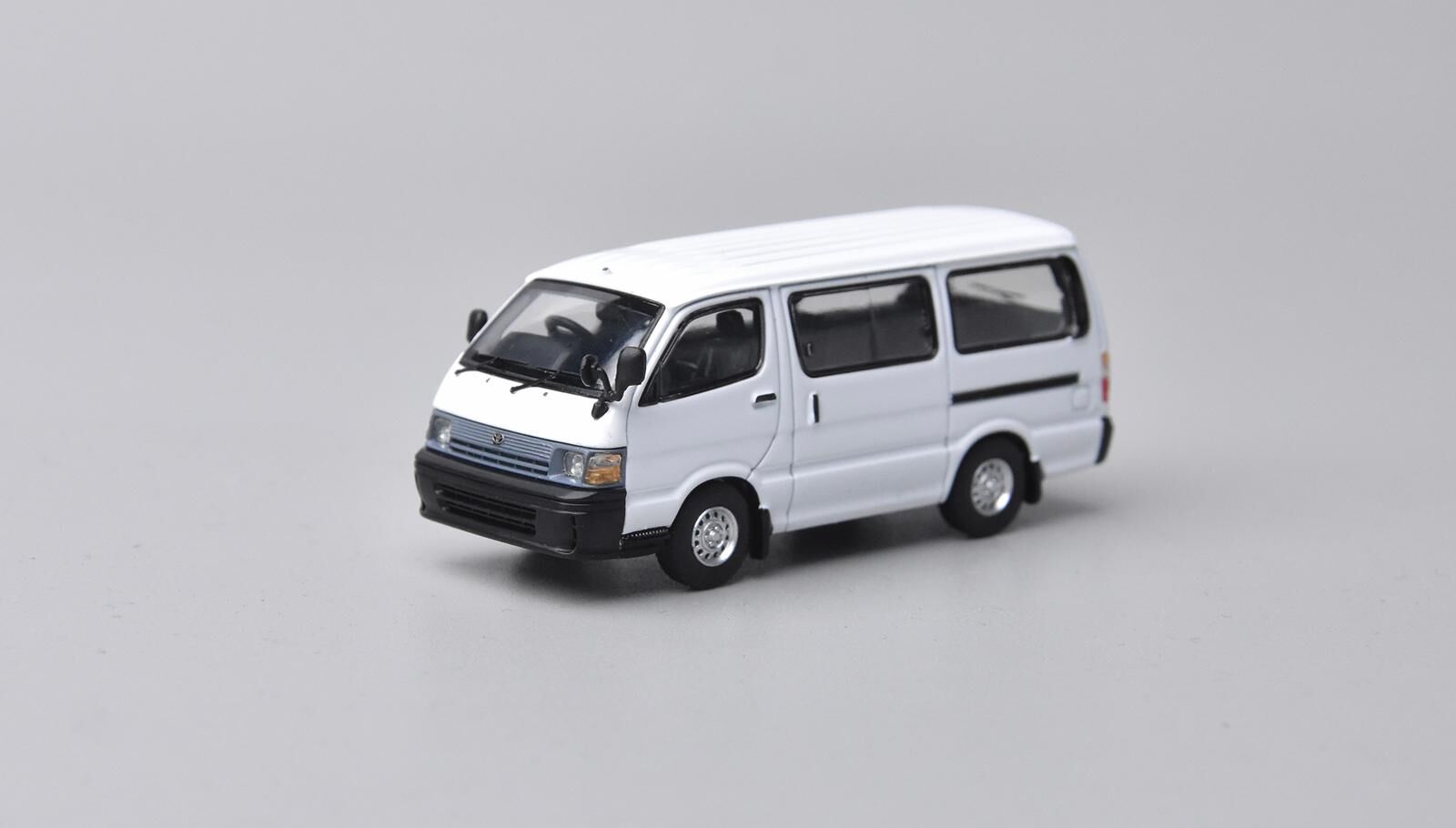 預訂: 1/64 MODEL 1 Toyota Hiace 100 White (C33128)