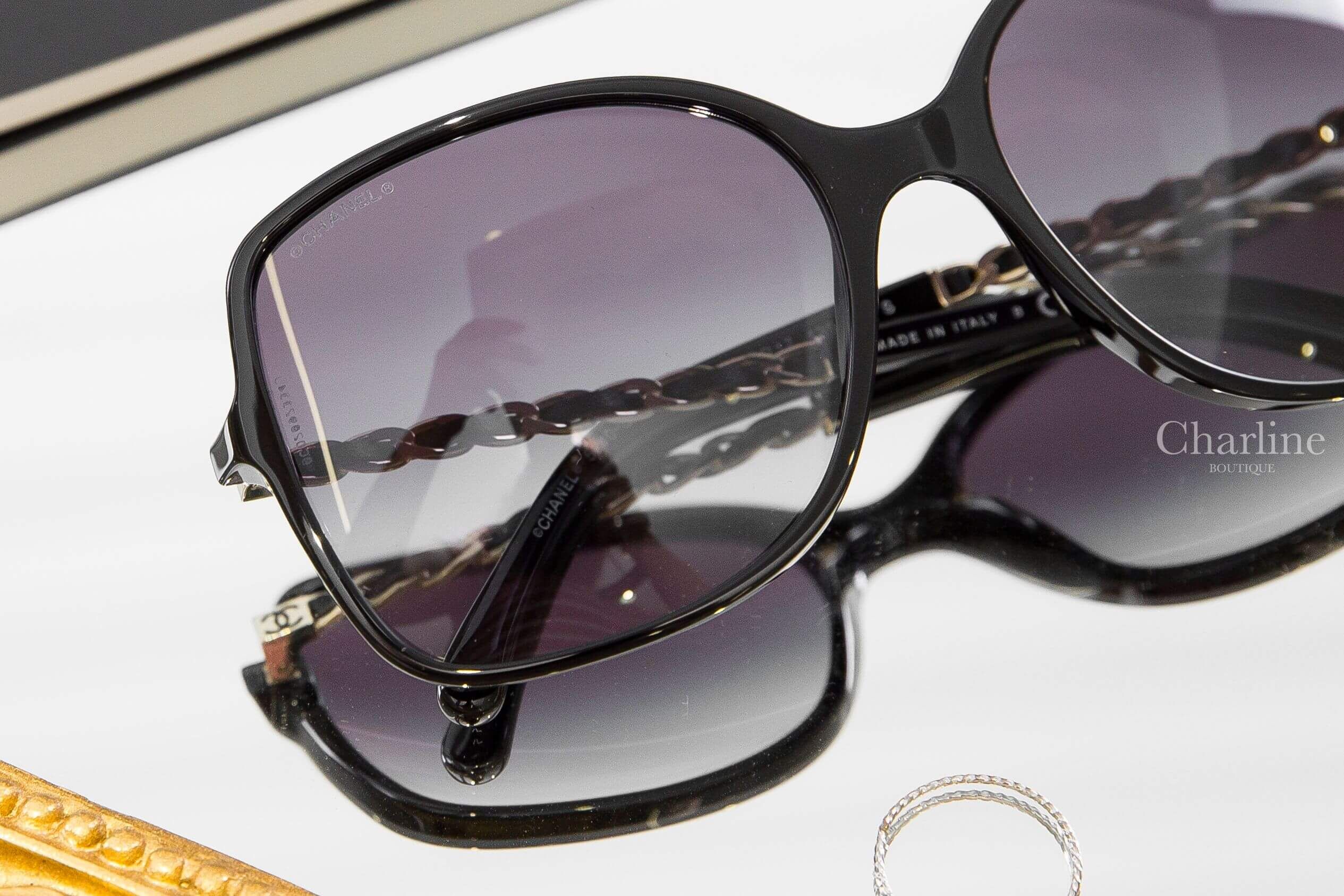Chanel Square Sunglasses 黑色方框灰色漸層鏡片側邊黑CC皮穿金鏈太陽眼鏡