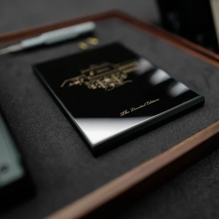 Luxury & Precision E7 CS43122 Card 限量卡 ( 限量發售188 )