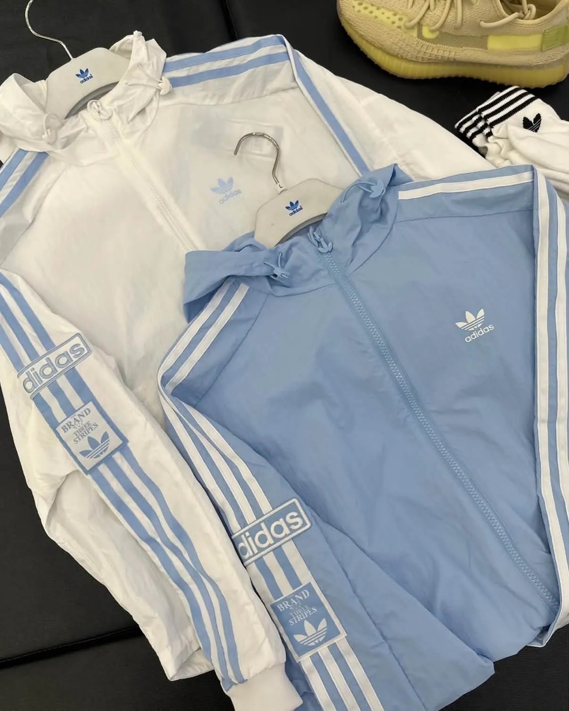 ADIDAS 防風薄款連帽外套 女款 二色