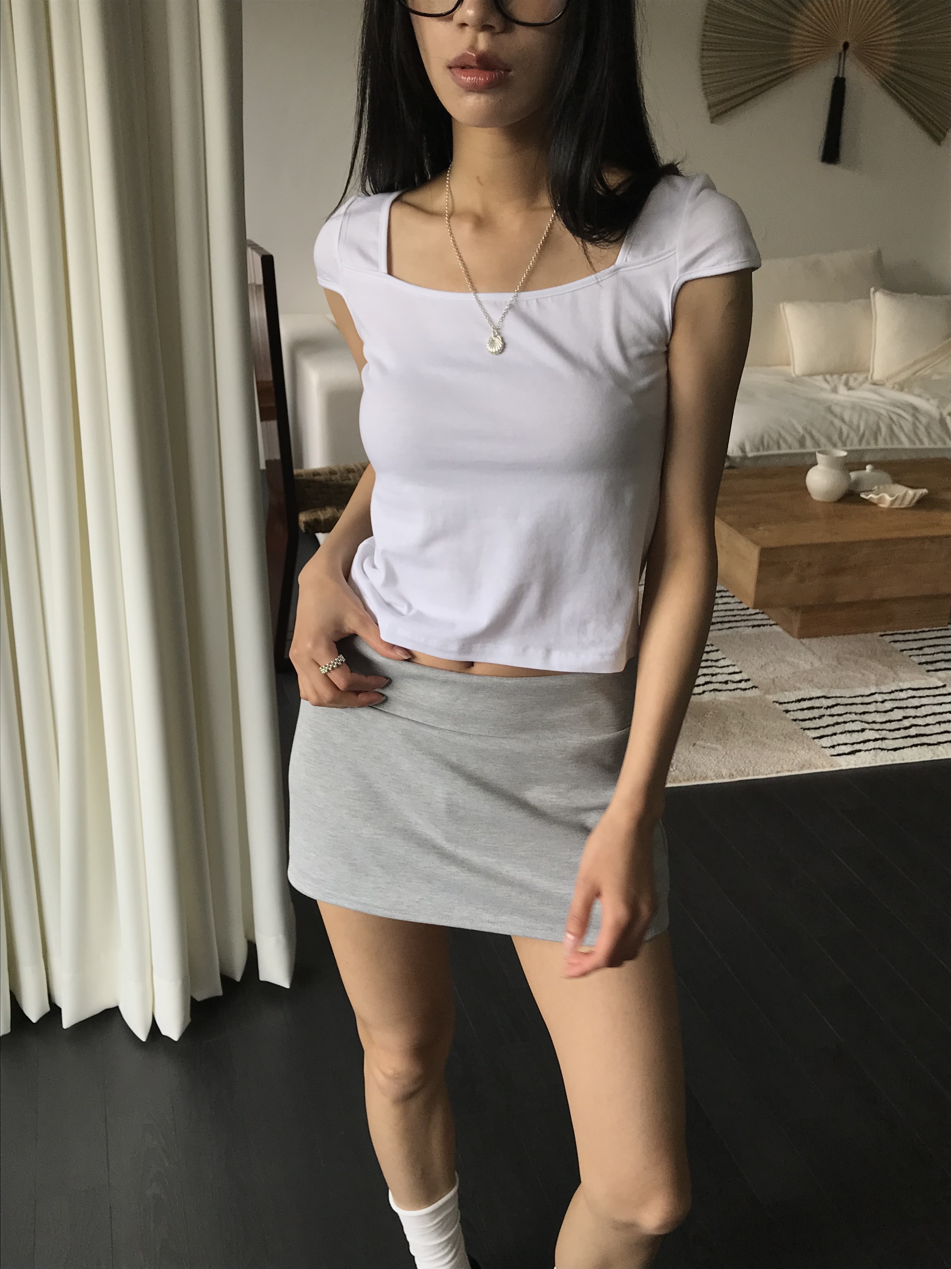 女人味直角肩方領上衣(黑/白)