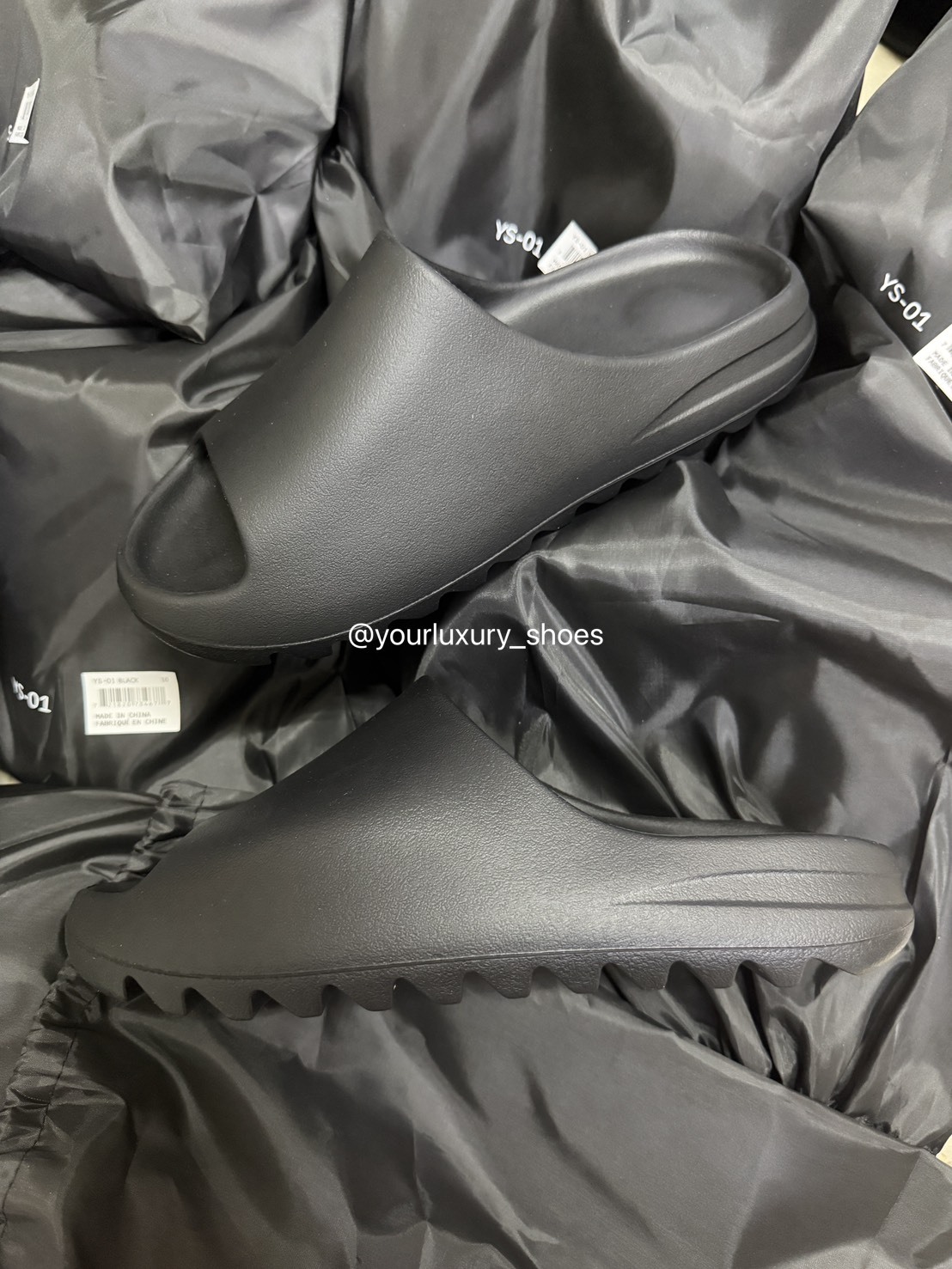 【Luxury】 部分現貨 Kayne Yeezy slide YS-01拖鞋 黑色 奶油白 肯爺鋸齒拖鞋 YEEZY拖鞋 非愛迪達聯名