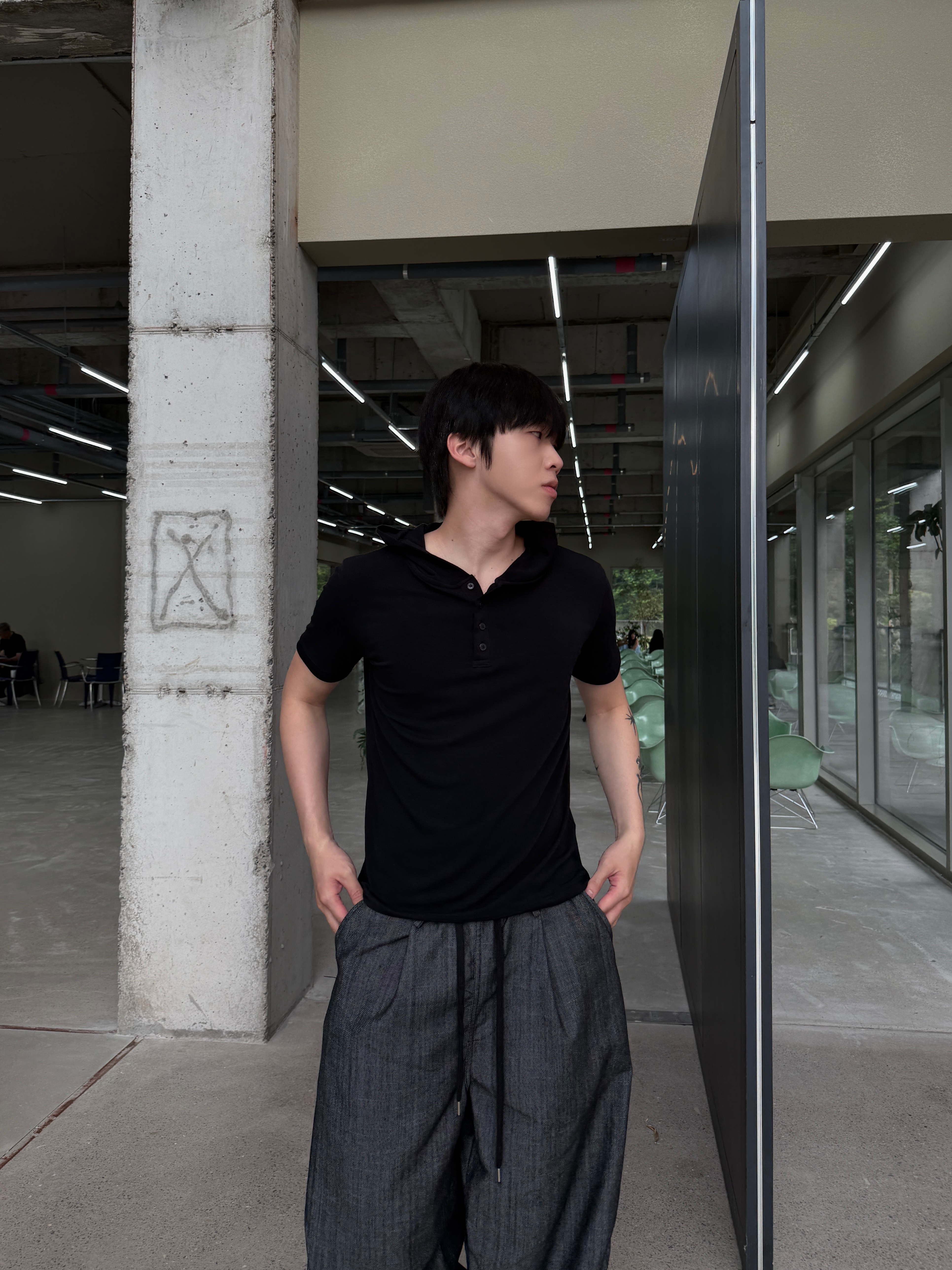 亨利領 連帽設計 合身顯壯短袖上衣