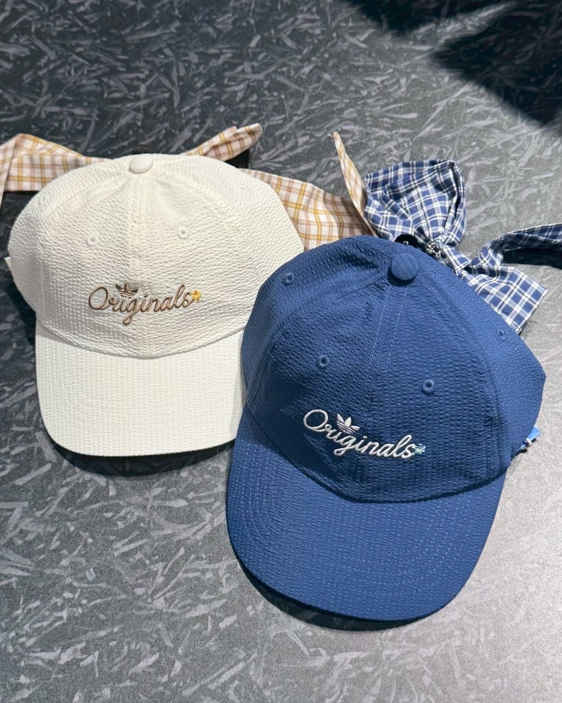 ADIDAS ORIGINALS 棒球帽 刺繡 蝴蝶結 遮陽 米白 海軍藍
