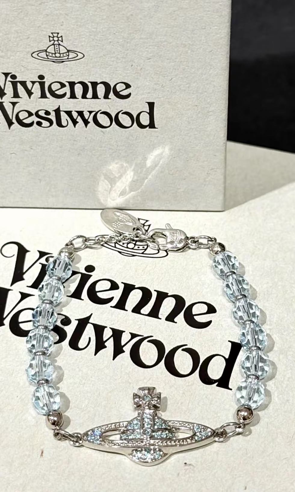 Vivienne Westwood 冰藍色珍珠手鏈