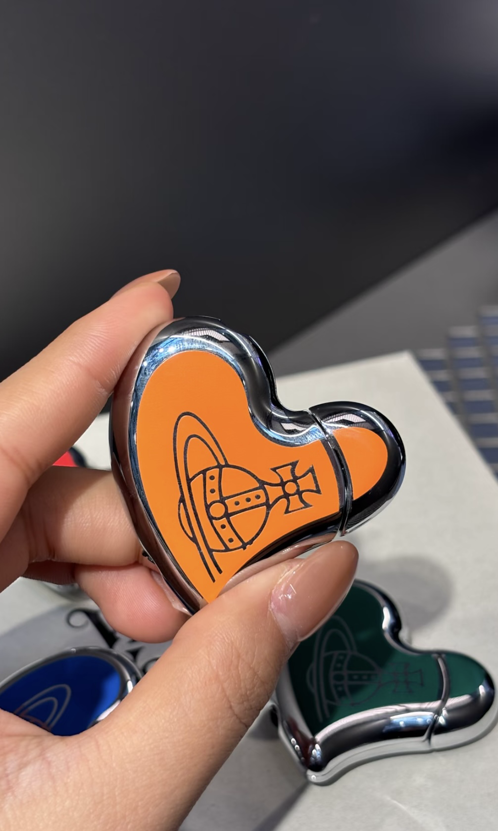【6色入】Vivienne Westwood 心形浮雕打火機