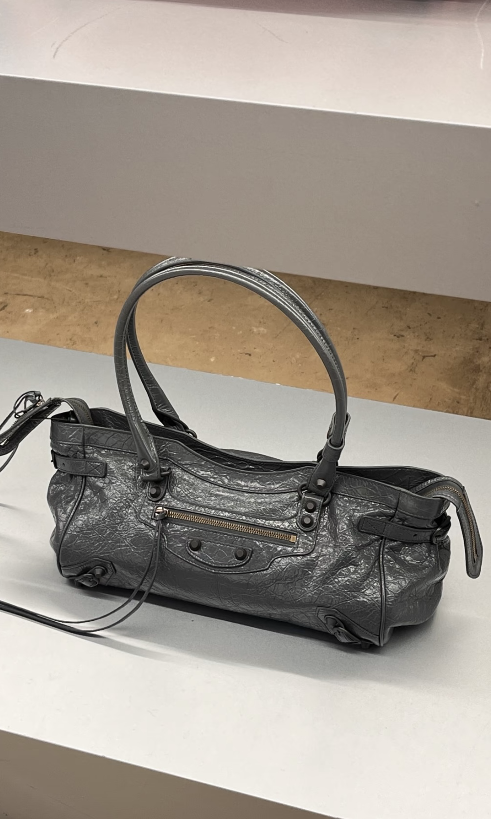 Balenciaga Lecity 法棍 east-west
