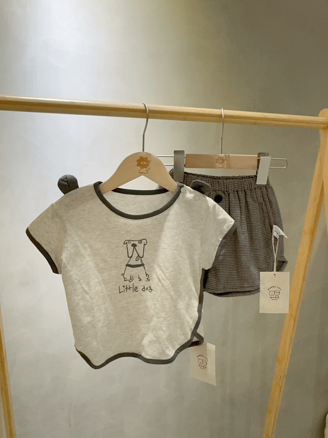 N22 小狗包邊上衣