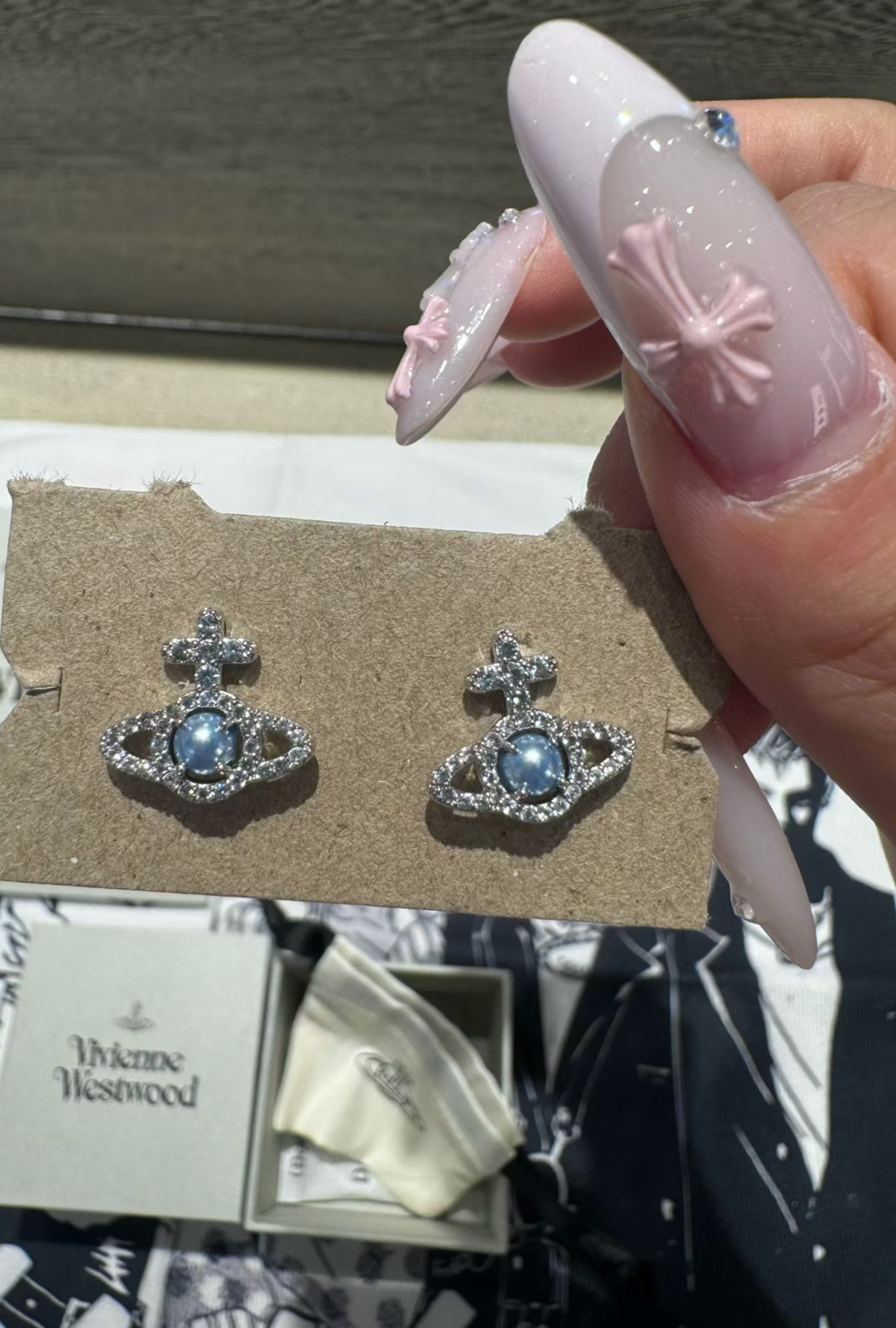 Vivienne Westwood 藍色星球耳環