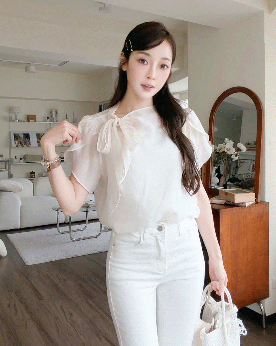 LINA LINA正韓高雅氣韻綁結造型光澤上衣附背心-貴氣杏