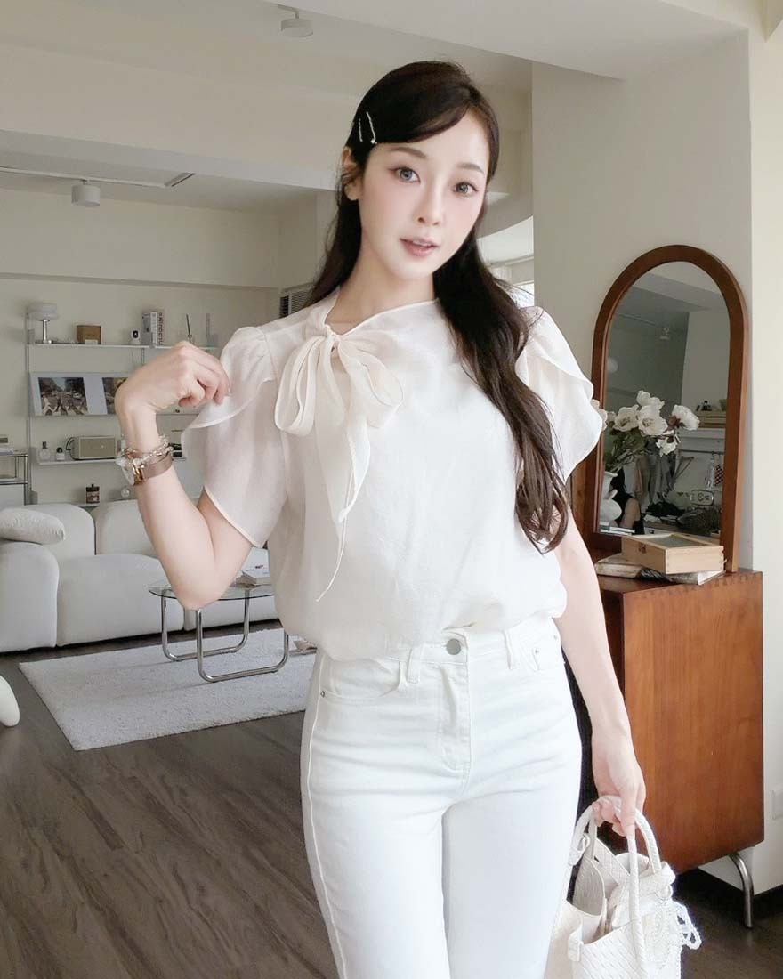 LINA LINA正韓高雅氣韻綁結造型光澤上衣附背心-貴氣杏