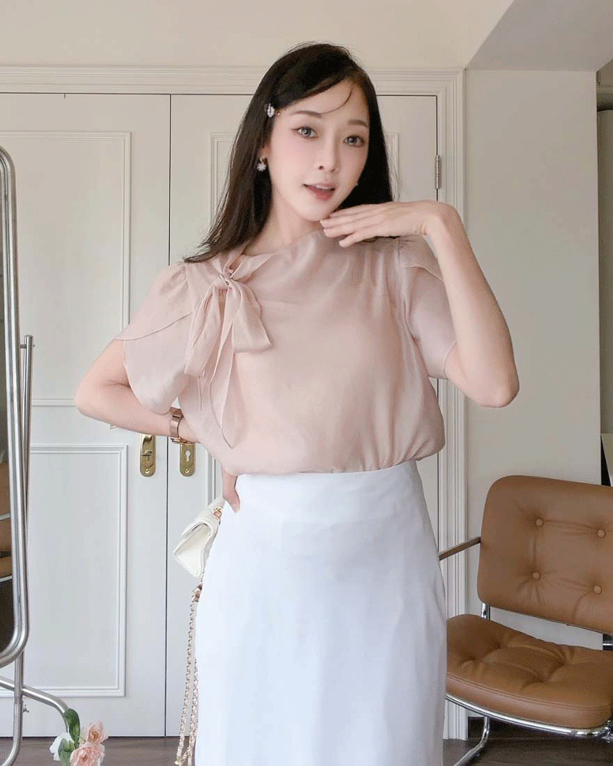 LINA LINA正韓高雅氣韻綁結造型光澤上衣附背心-蜜桃粉